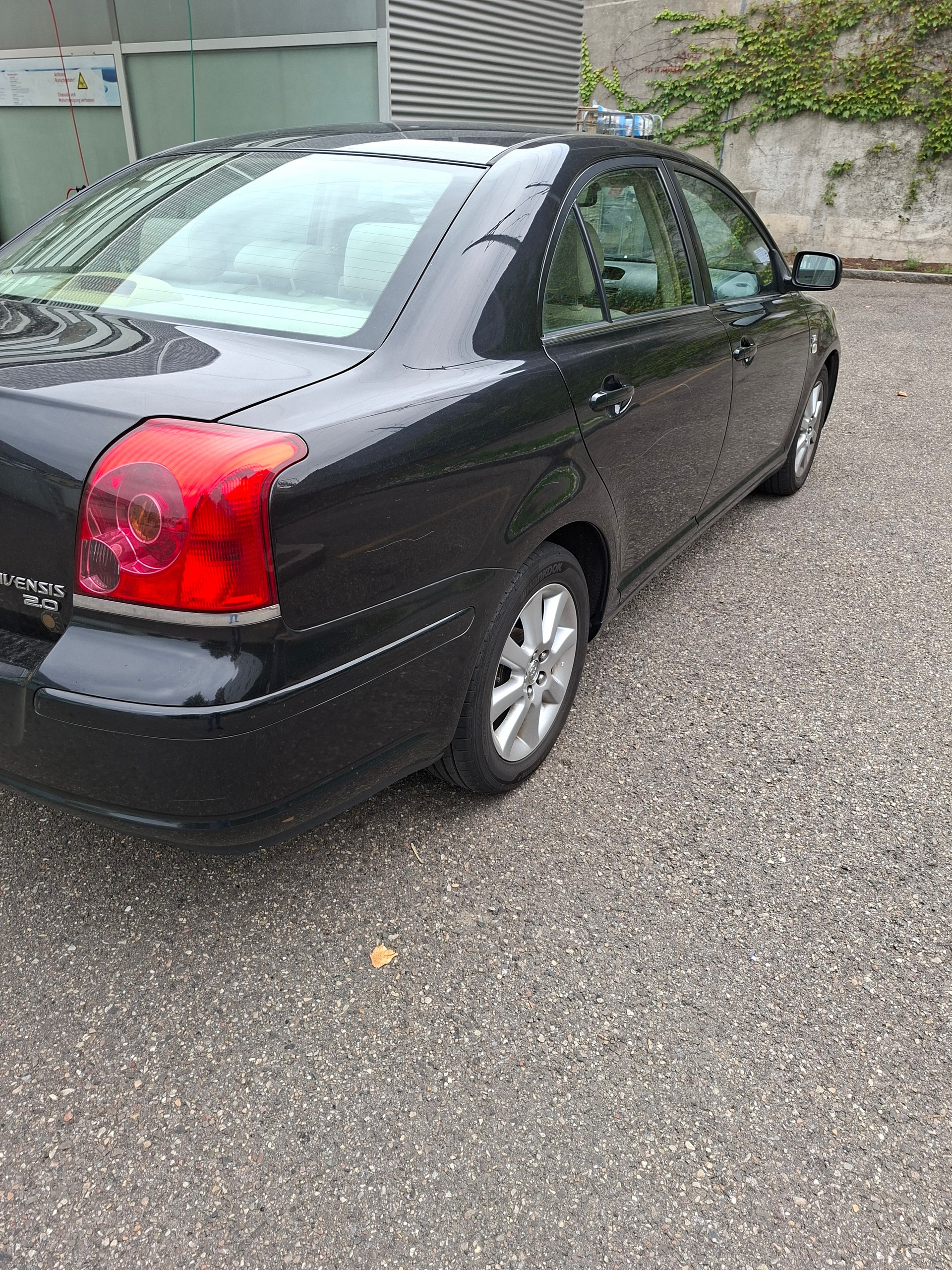 TOYOTA Avensis 2.0D-4 D Linea Sol Sedan-image-3