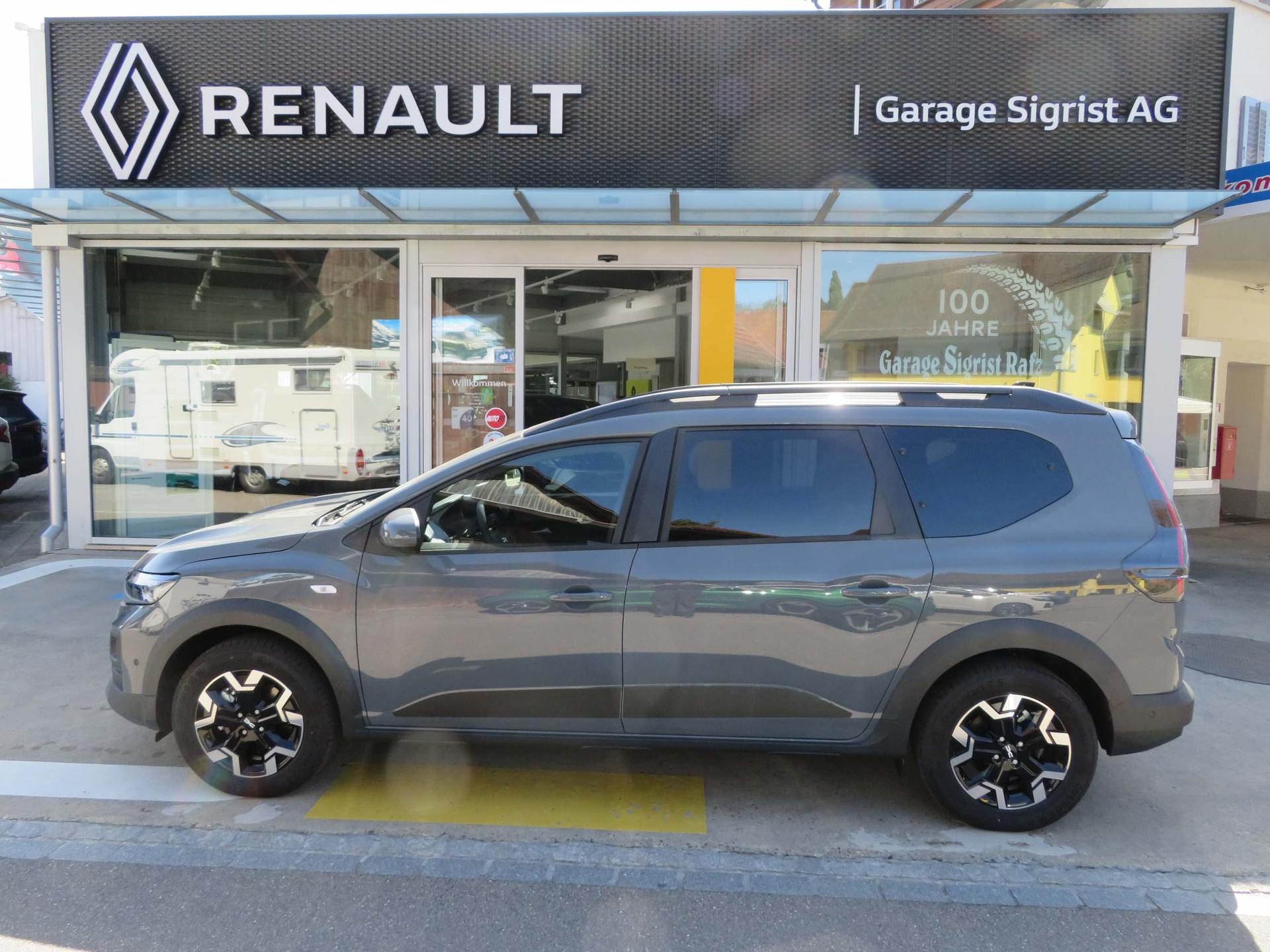 DACIA Jogger 1.8 Hybrid Journey 7P-image-0