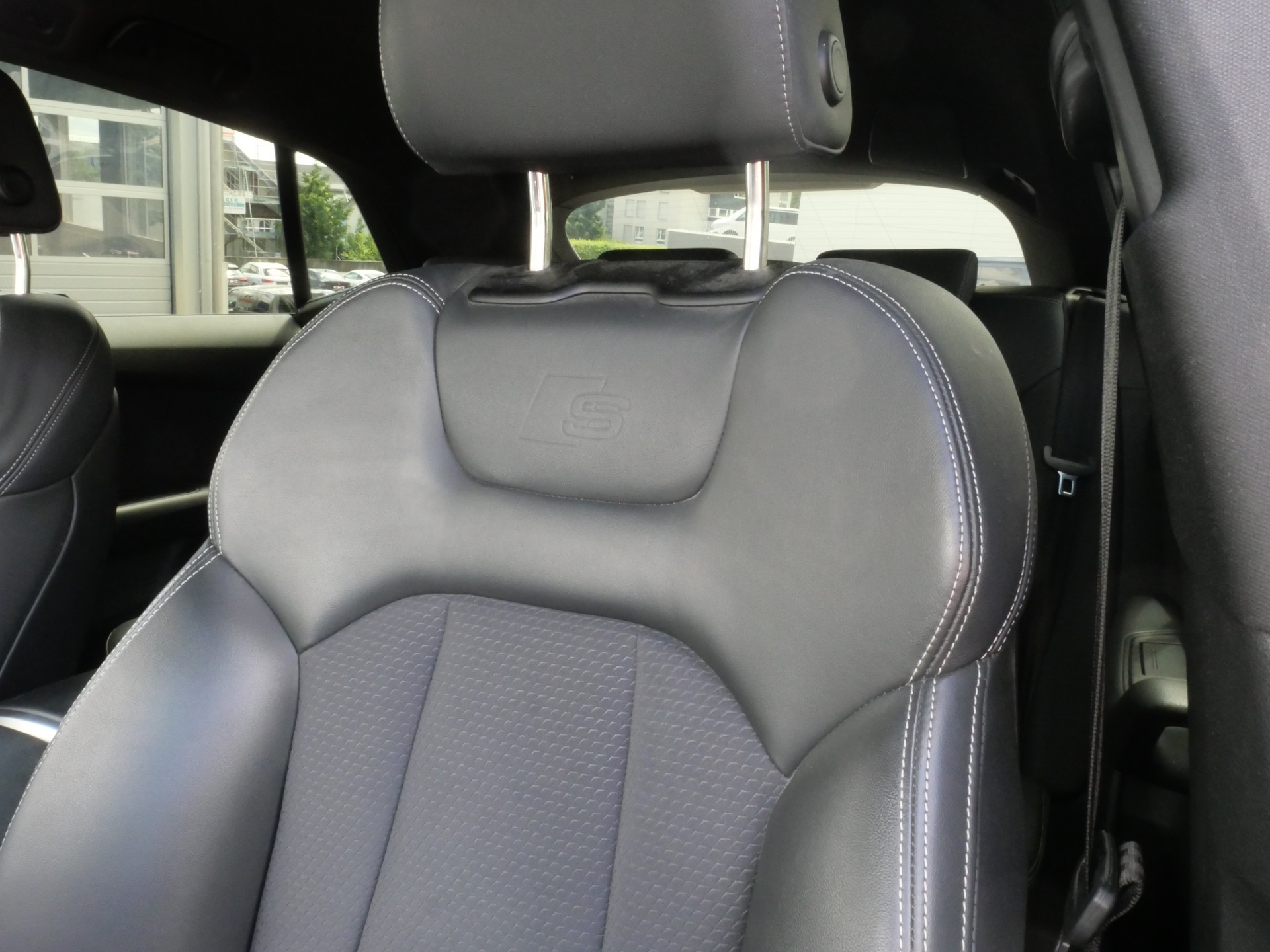 AUDI Q8 50 TDI quattro tiptronic *CH-Auto, Allradlenkung, 360°-Kamera, AHK*-image-14