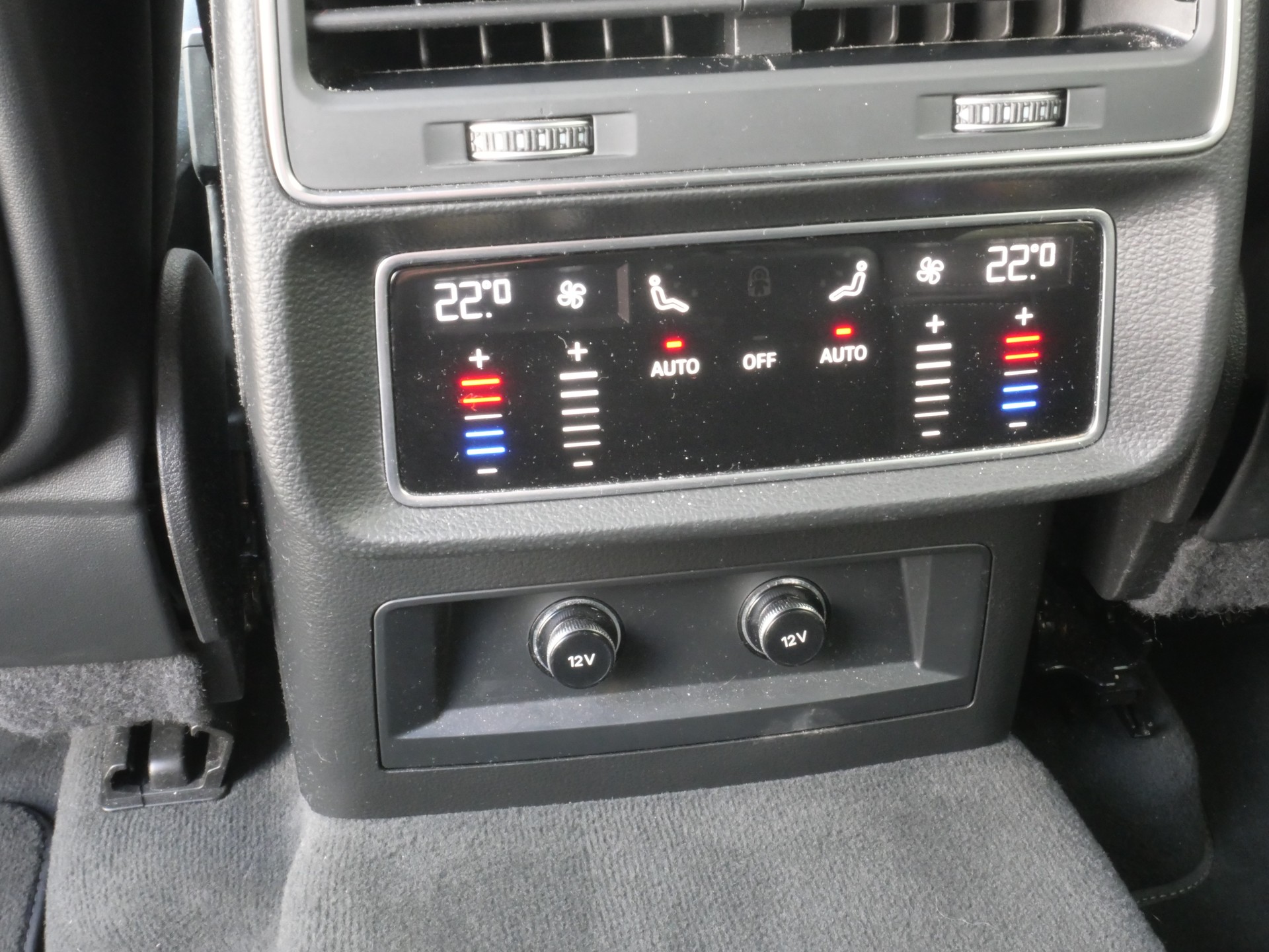 AUDI Q8 50 TDI quattro tiptronic *CH-Auto, Allradlenkung, 360°-Kamera, AHK*-image-11
