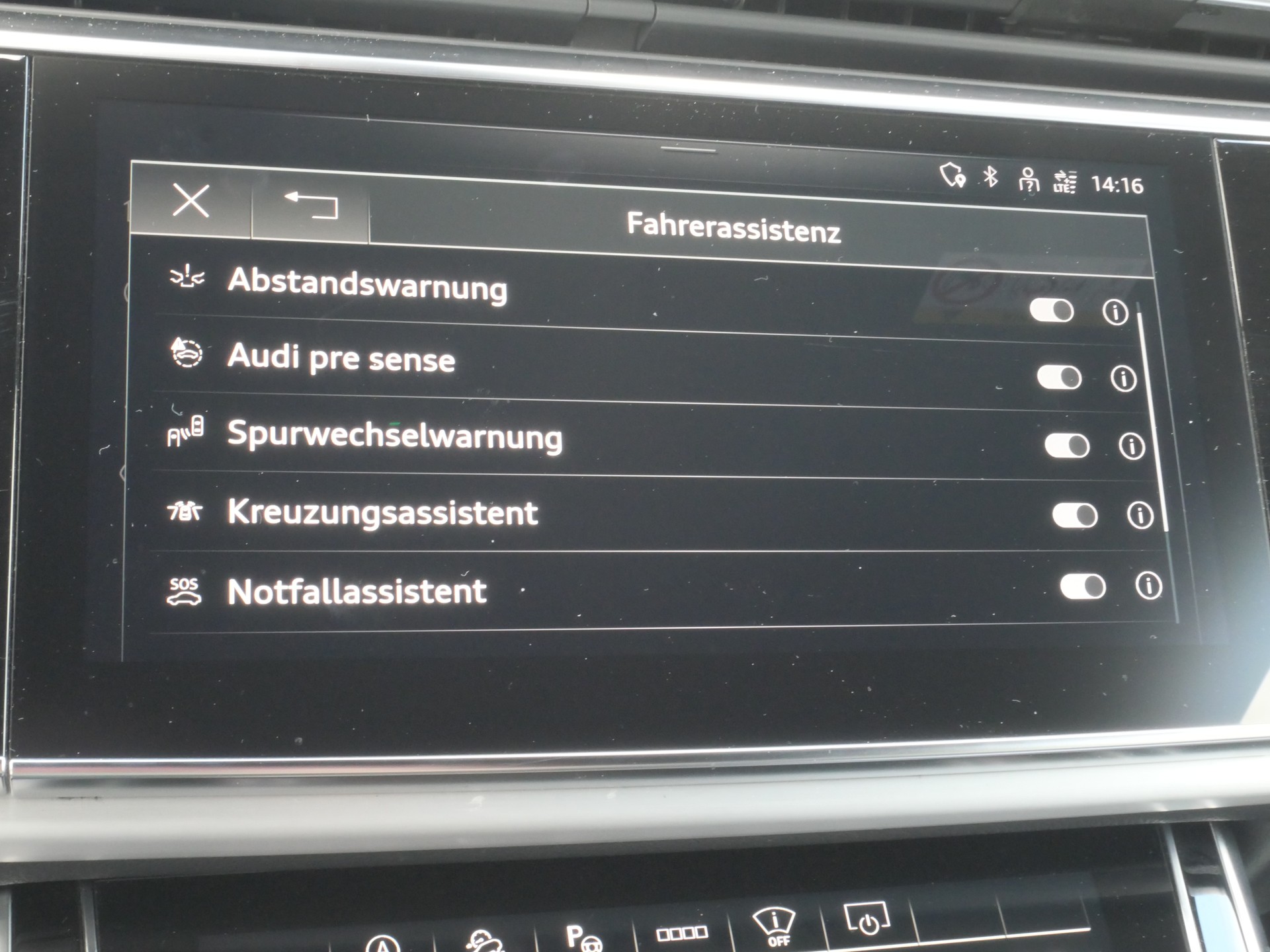 AUDI Q8 50 TDI quattro tiptronic *CH-Auto, Allradlenkung, 360°-Kamera, AHK*-image-17