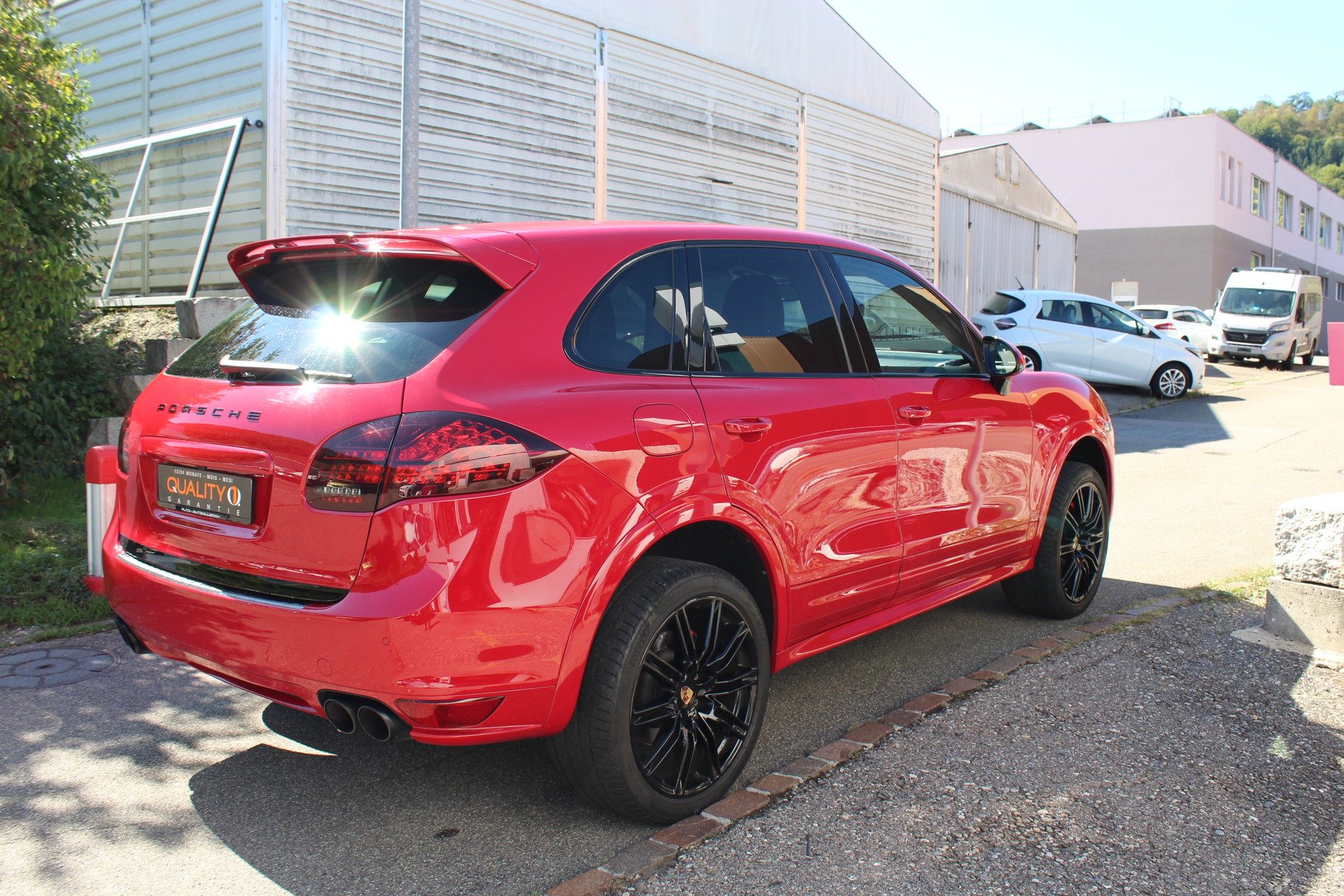 PORSCHE Cayenne GTS-image-2