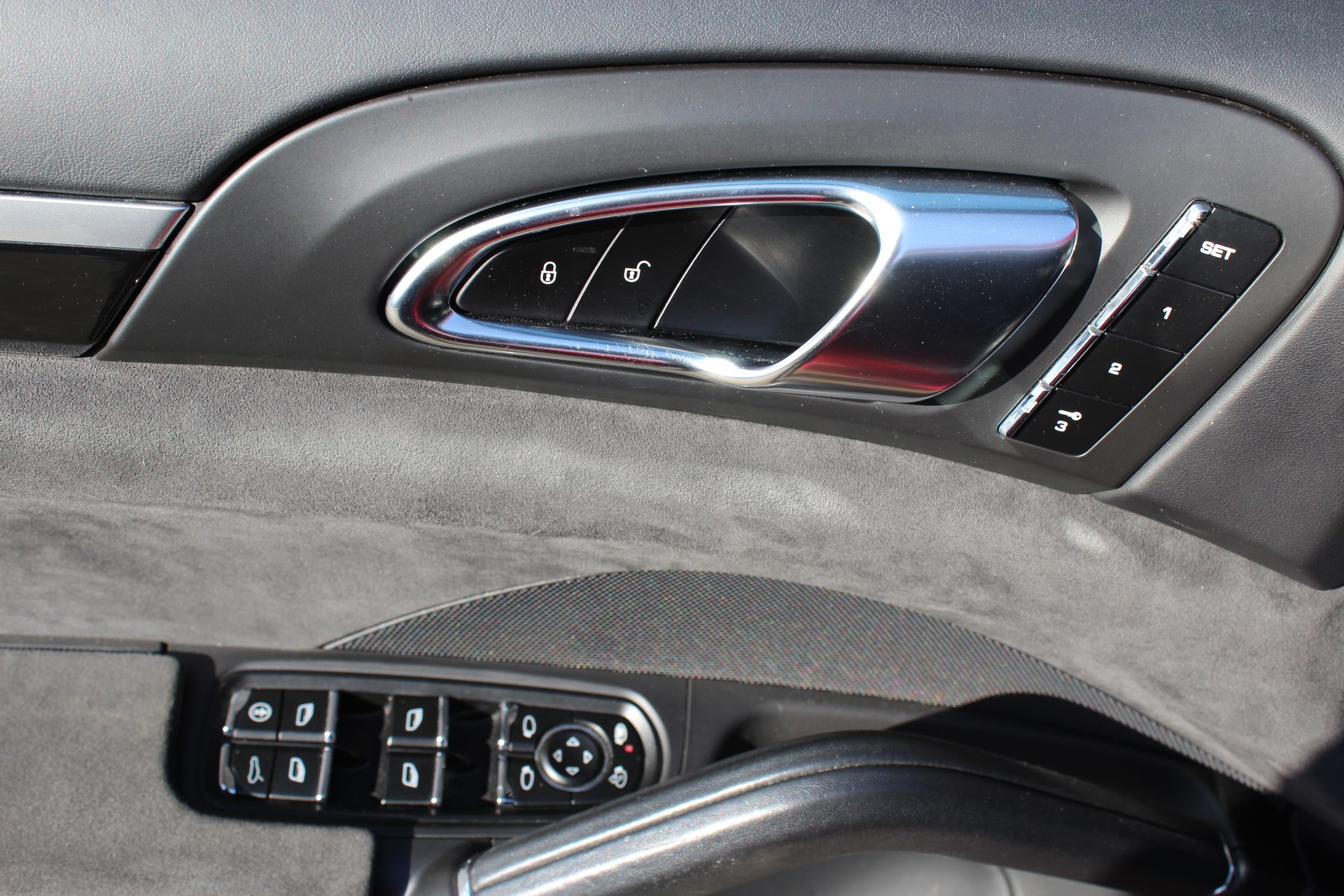 PORSCHE Cayenne GTS-image-11