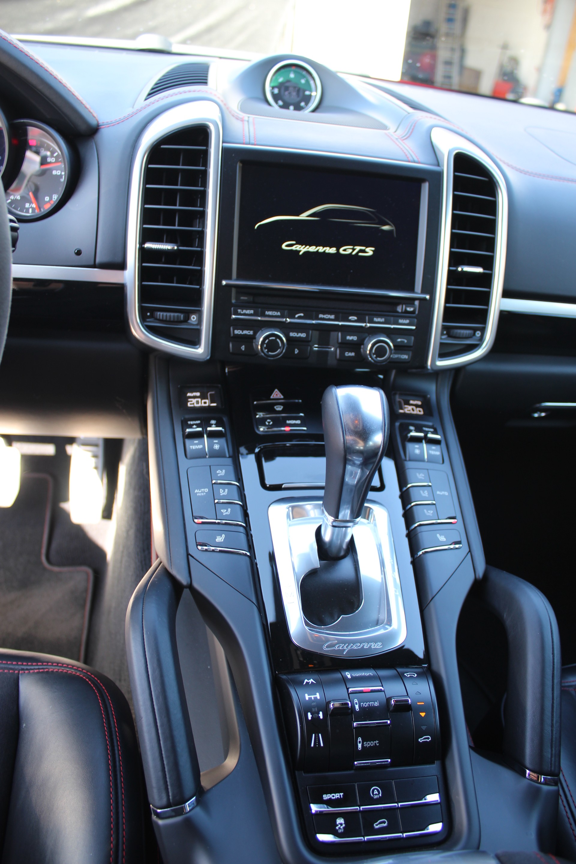PORSCHE Cayenne GTS-image-9