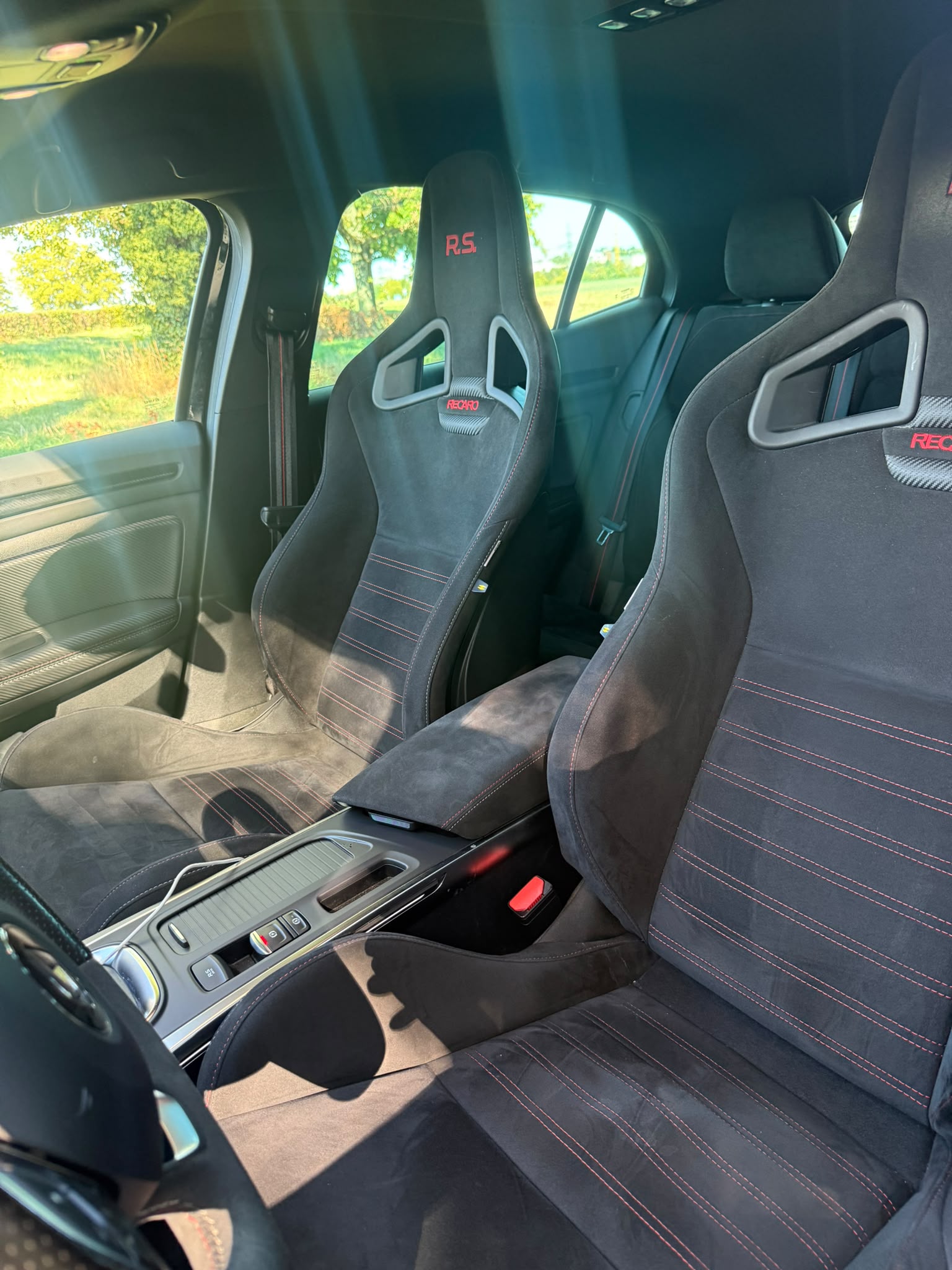 RENAULT Mégane R.S. Ultime 300 EDC-image-8