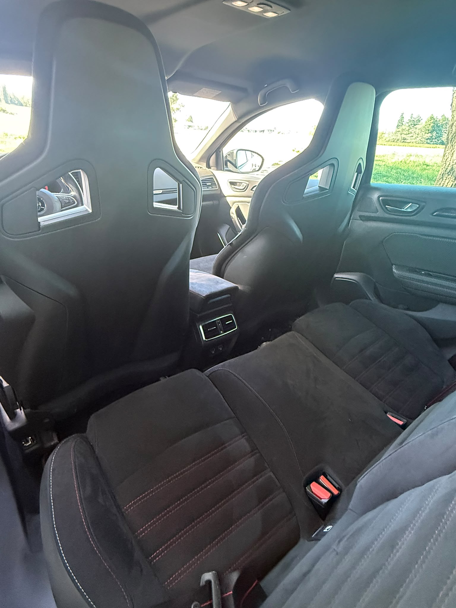 RENAULT Mégane R.S. Ultime 300 EDC-image-7