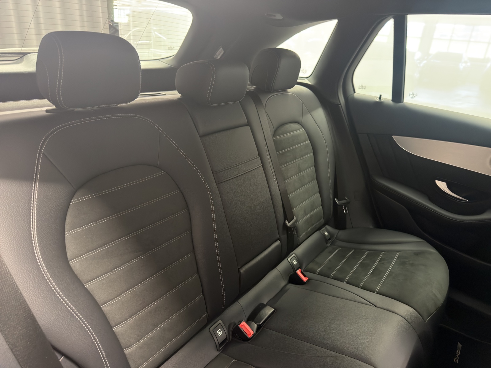 MERCEDES-BENZ GLC 220 d AMG Line 4Matic-image-9