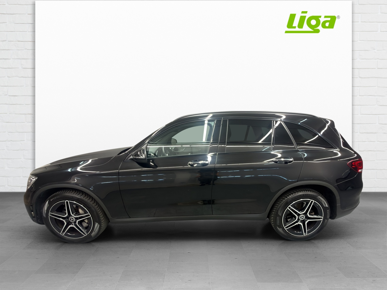 MERCEDES-BENZ GLC 220 d AMG Line 4Matic-image-2