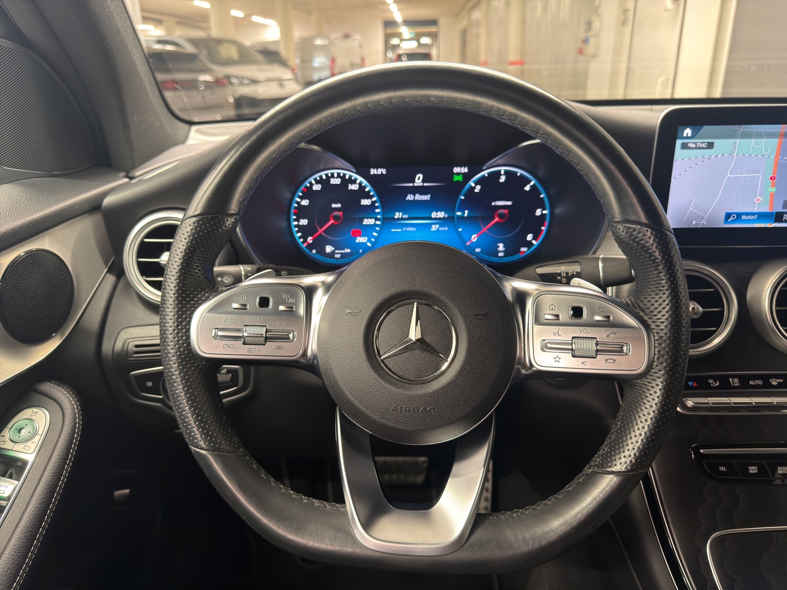 MERCEDES-BENZ GLC 220 d AMG Line 4Matic-image-13