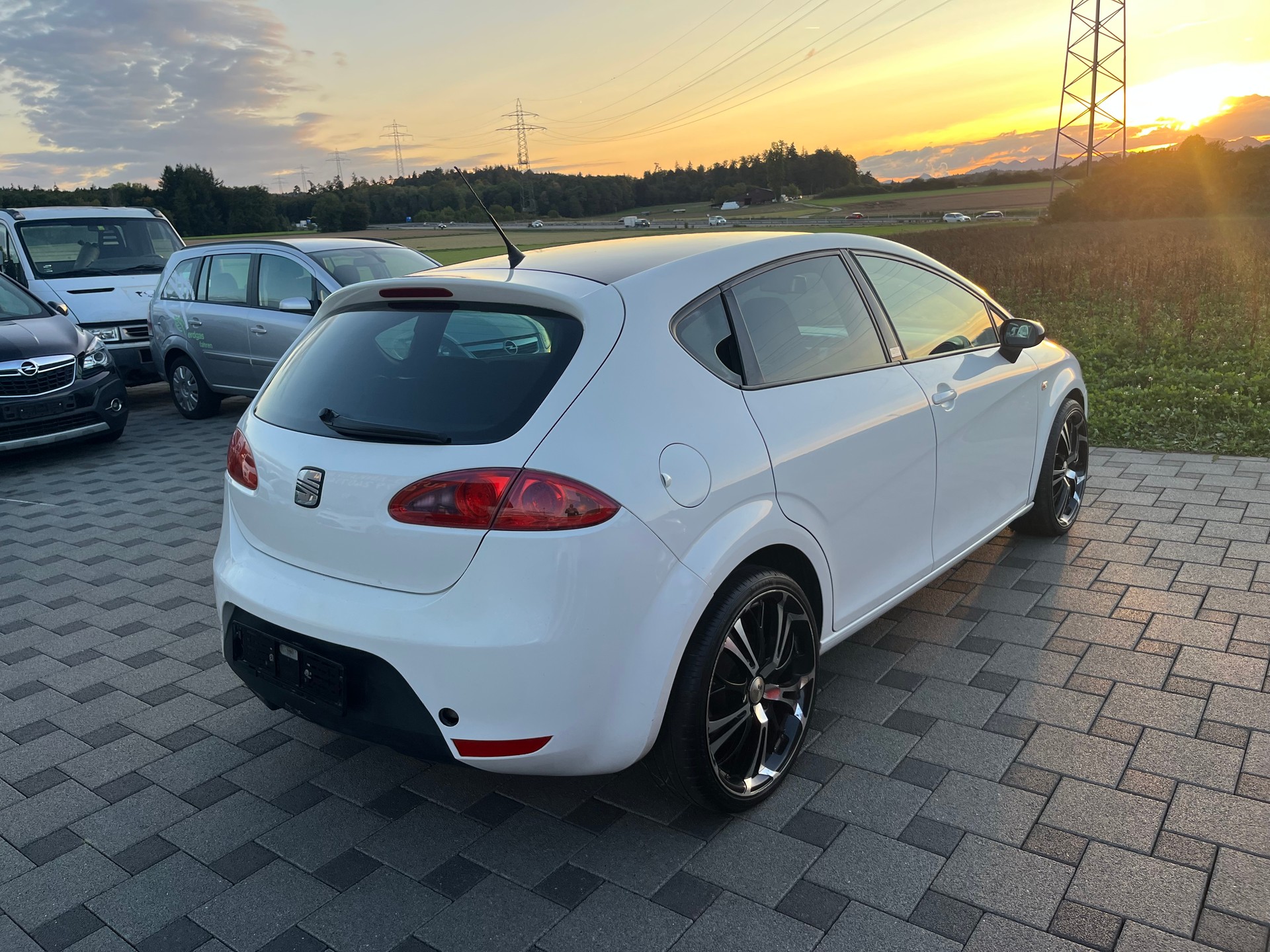 SEAT Leon 2.0 TSI World Champion Edition-image-7