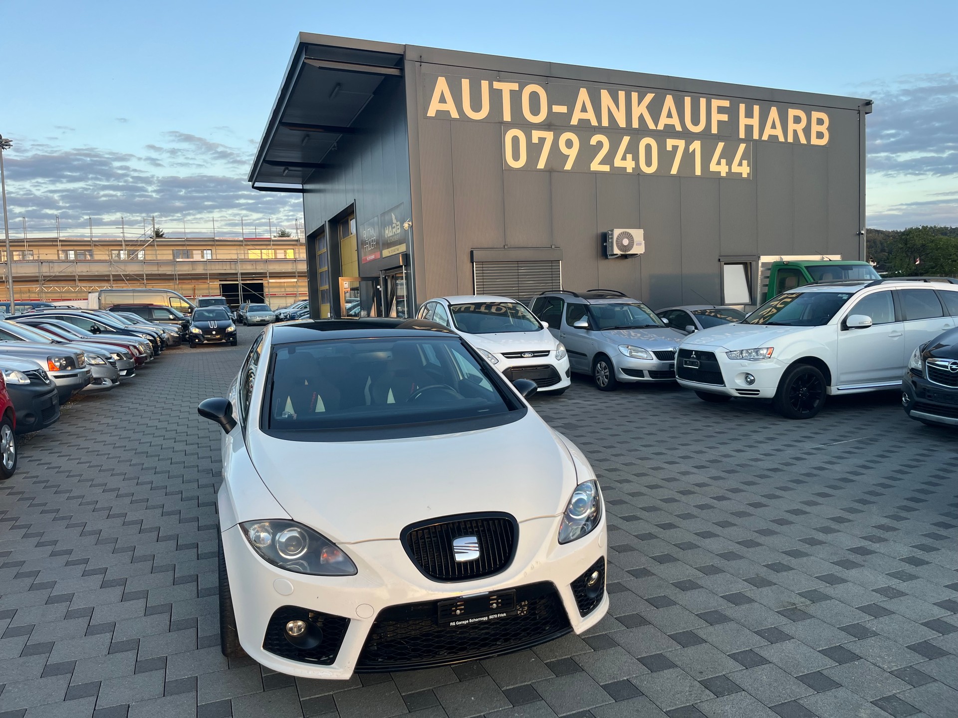 SEAT Leon 2.0 TSI World Champion Edition-image-1