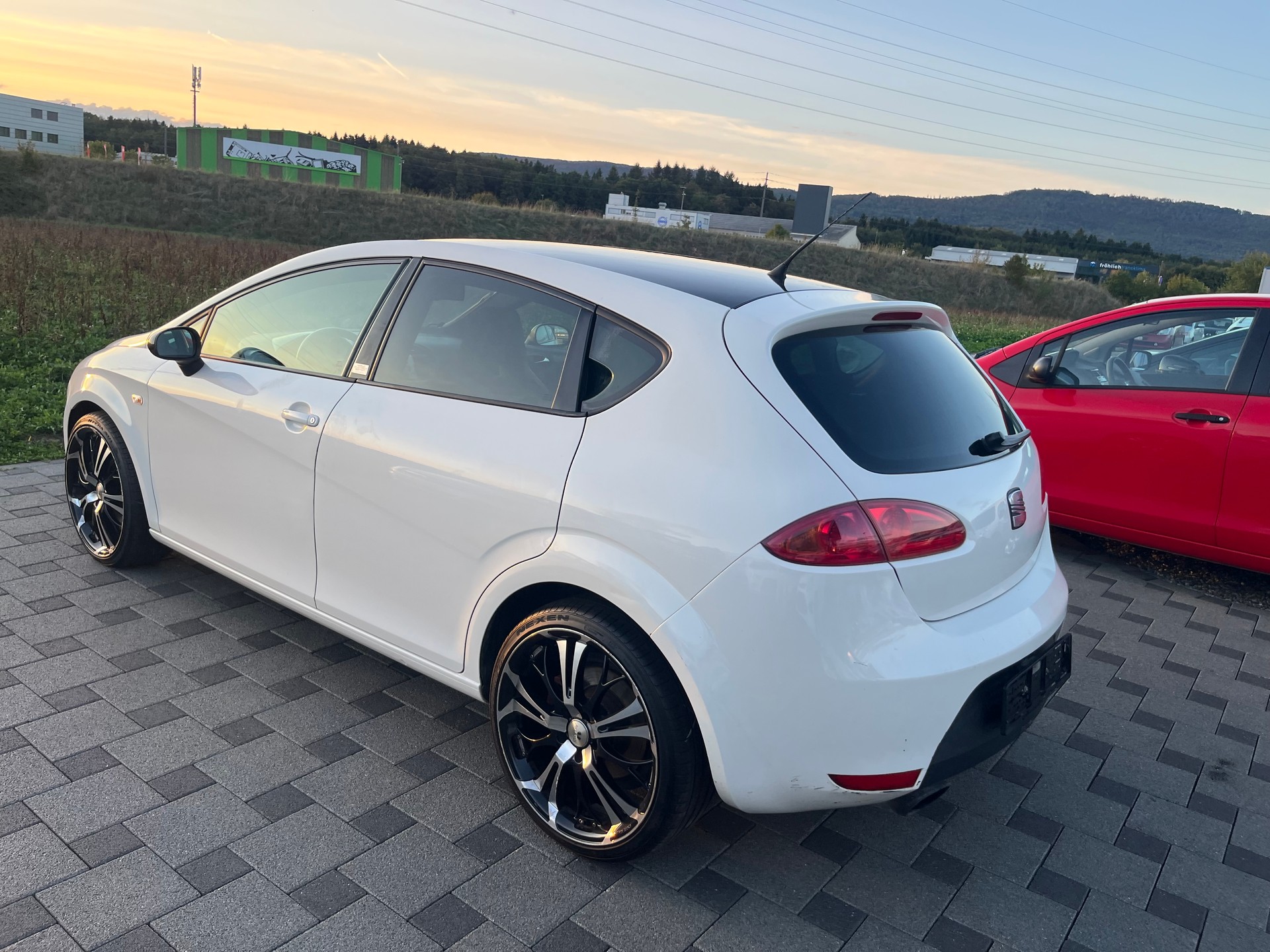 SEAT Leon 2.0 TSI World Champion Edition-image-4