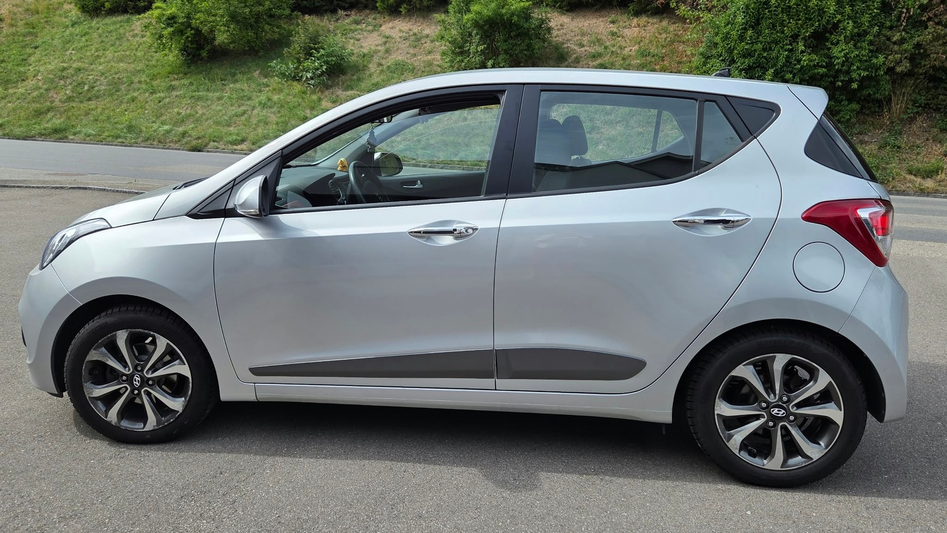 HYUNDAI 1.2 Premium-image-2