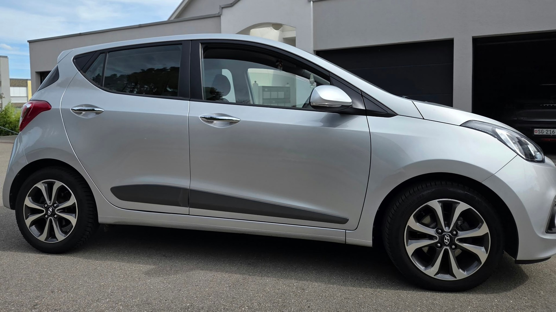HYUNDAI 1.2 Premium-image-3