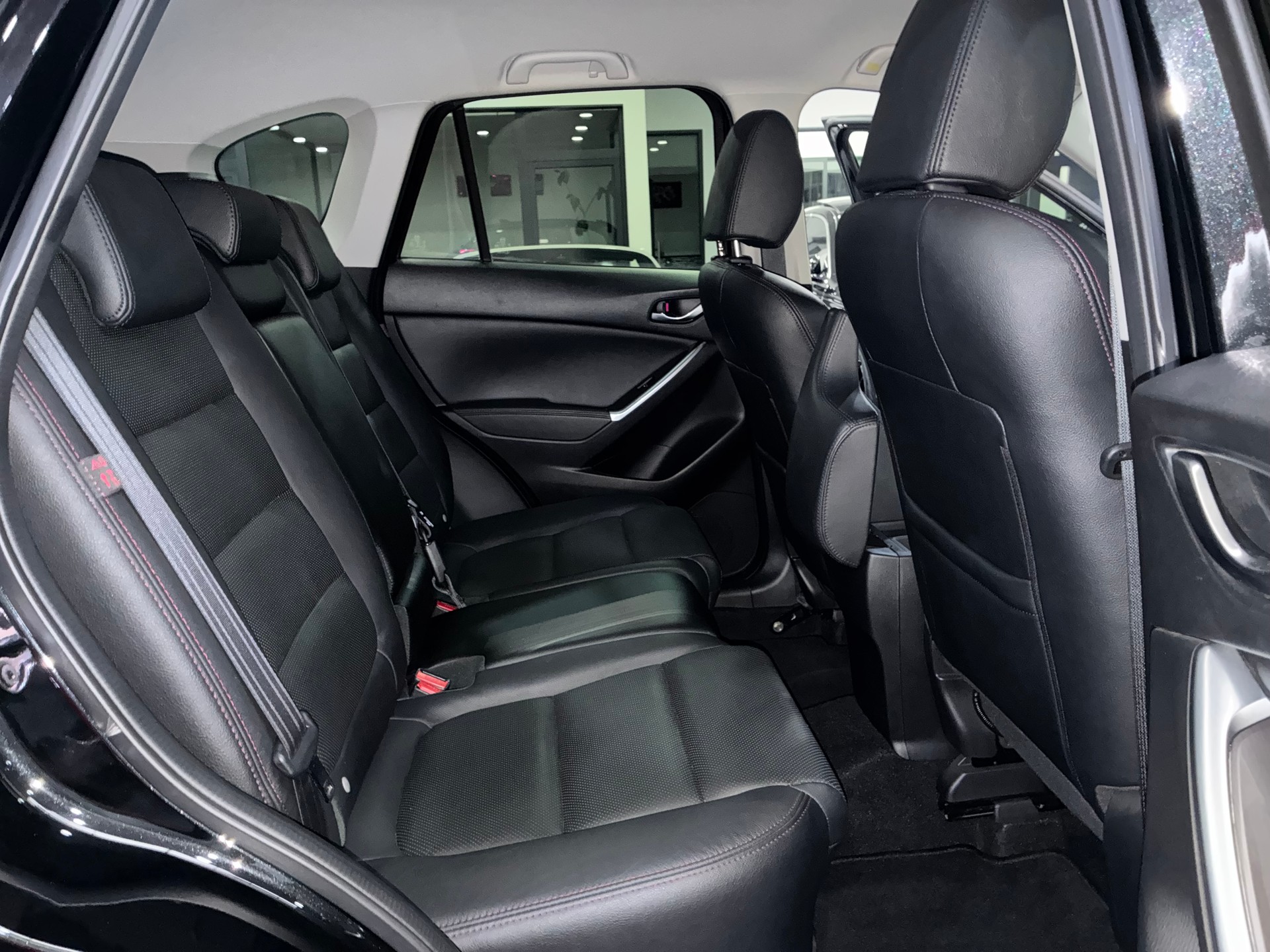 MAZDA CX-5 2.2 D HP Revolution AWD Automatic-image-11