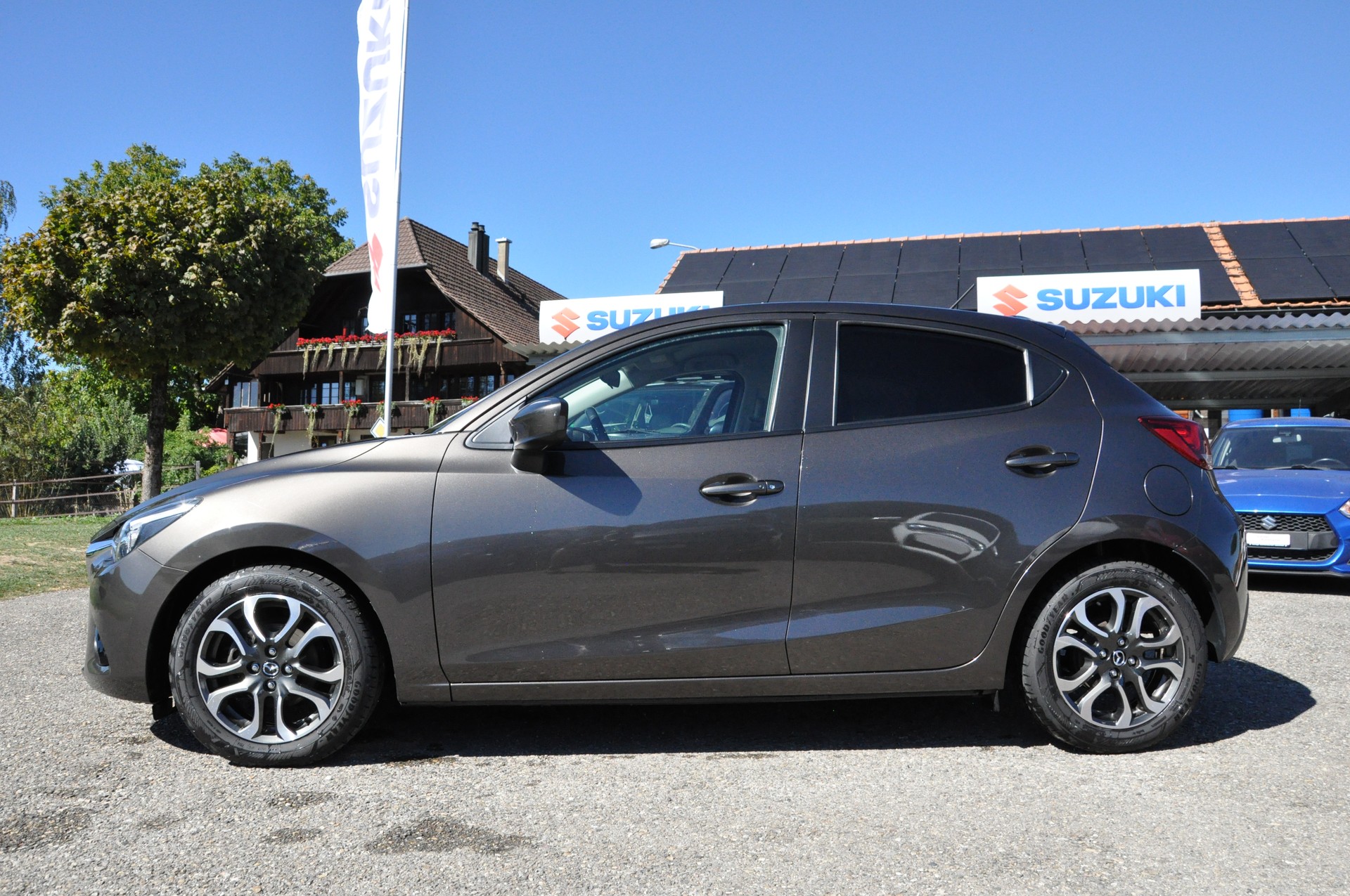 MAZDA 2 1.5i 16V Skyactiv-G Revolution-image-2