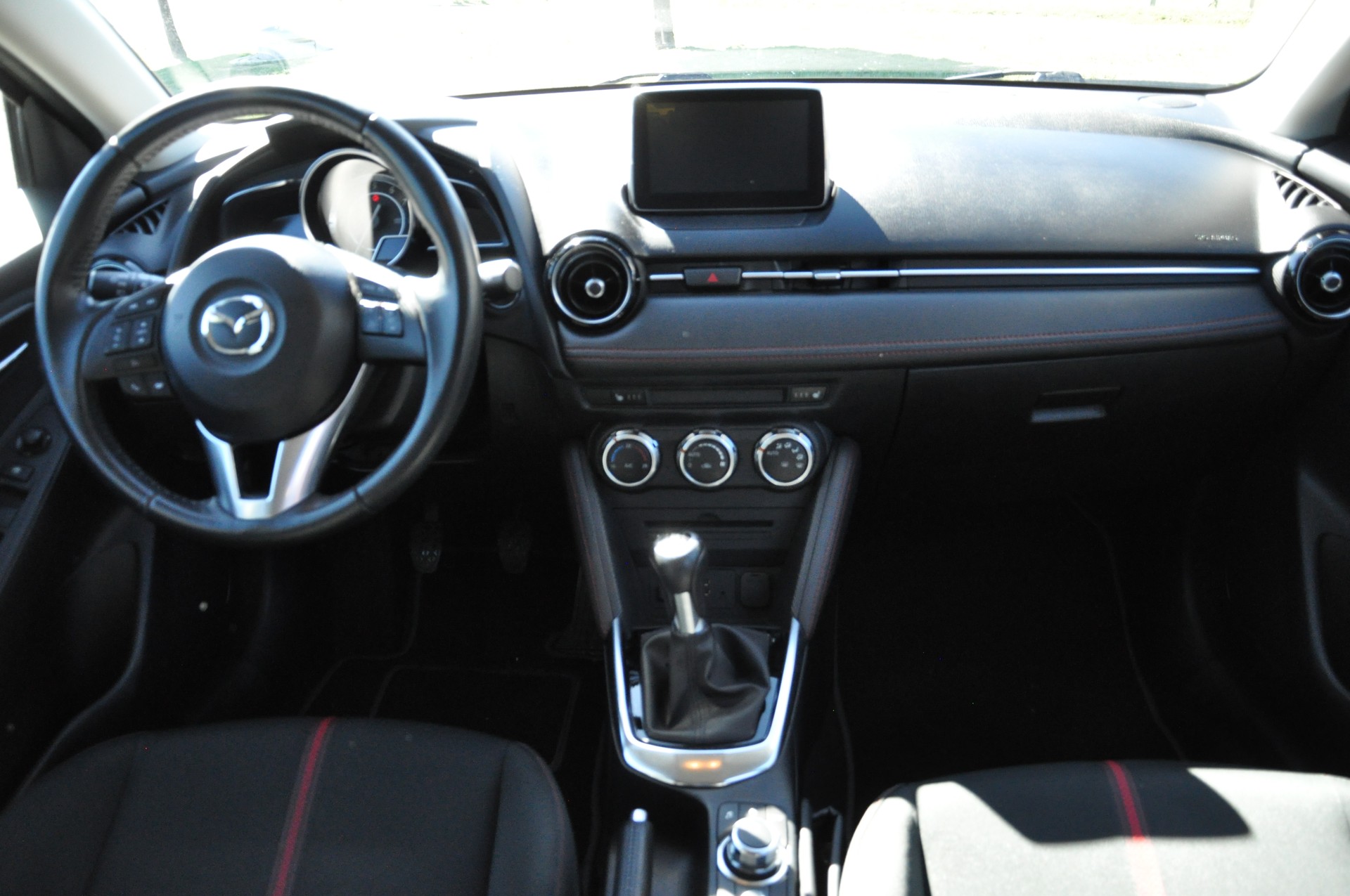 MAZDA 2 1.5i 16V Skyactiv-G Revolution-image-8