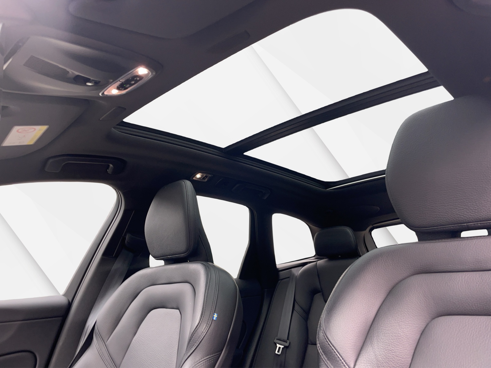 VOLVO XC60 2.0 T8 TE R-Design eAWD-image-15