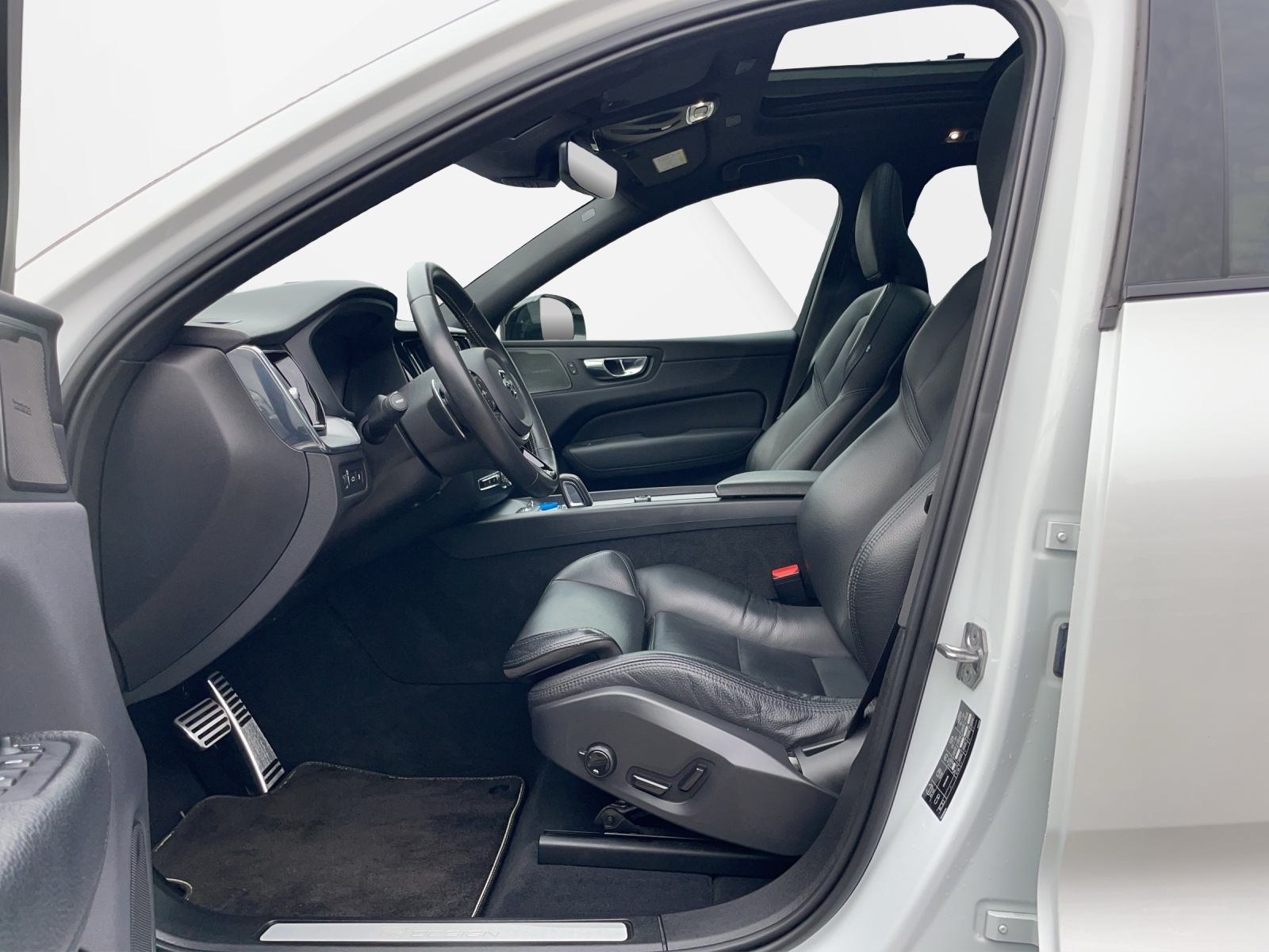 VOLVO XC60 2.0 T8 TE R-Design eAWD-image-9
