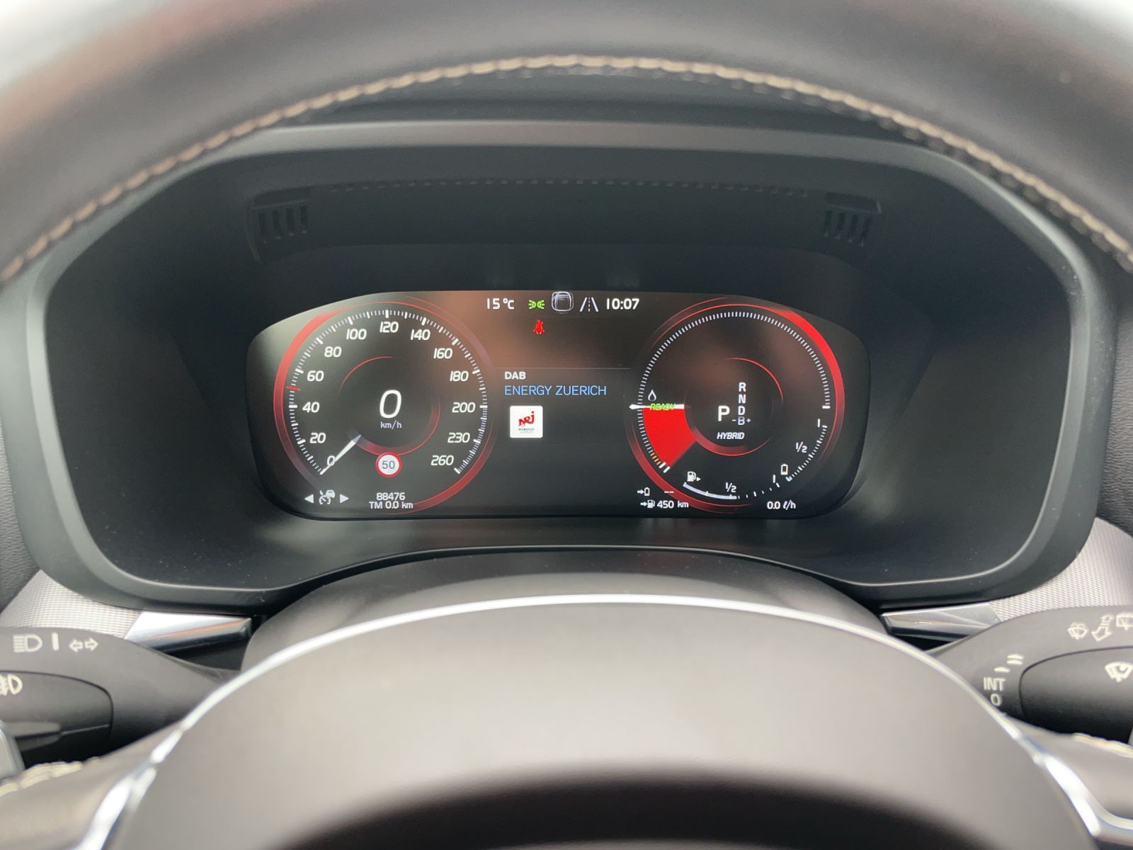 VOLVO XC60 2.0 T8 TE R-Design eAWD-image-17