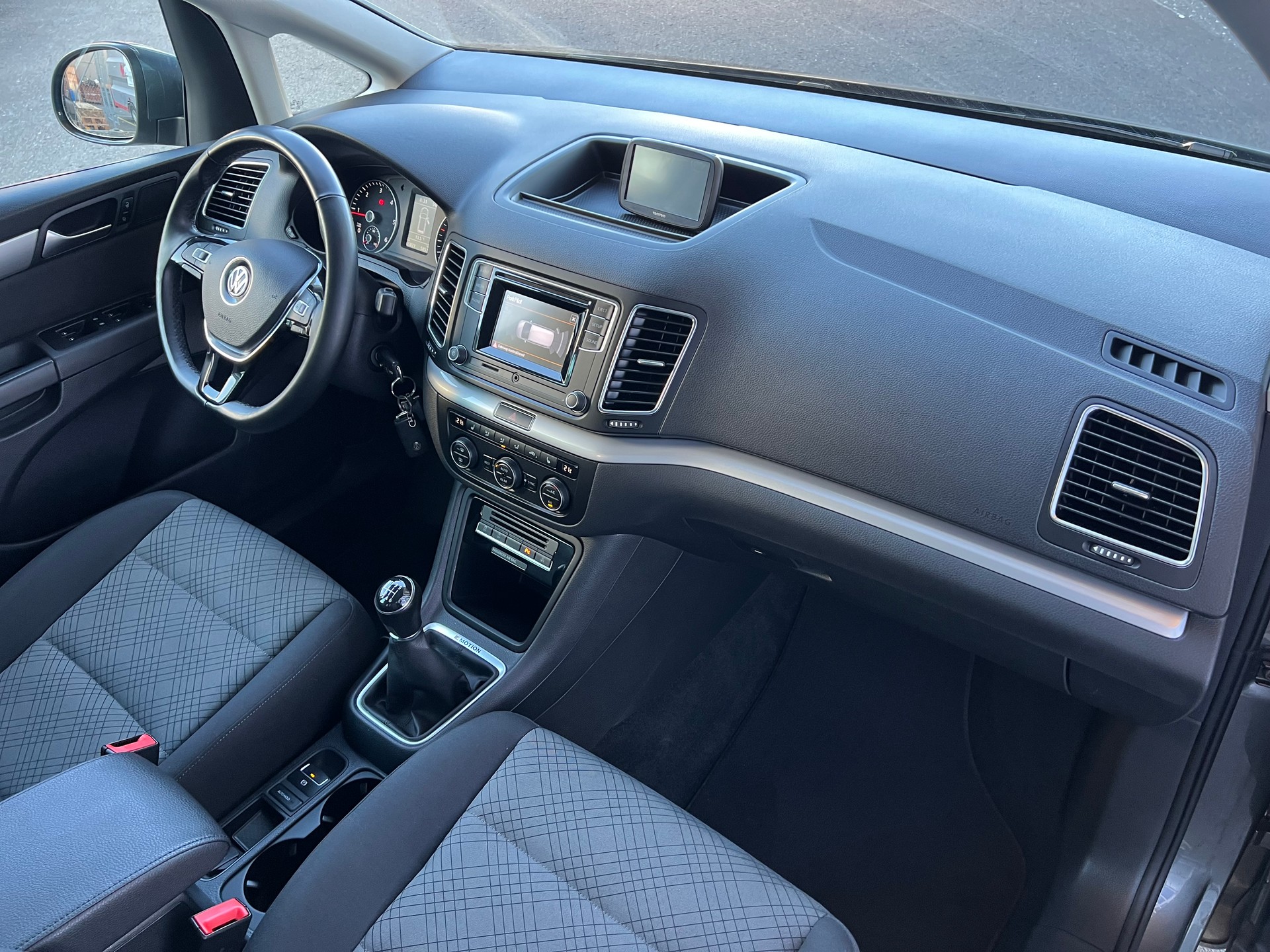 VW Sharan 2.0 TDI Comfortline 4x4 PS 150 *** 7 Plätzer * Navigation * 8 fachbreift * frisch ab MFK * 12/24 Garantie möglich **-image-19