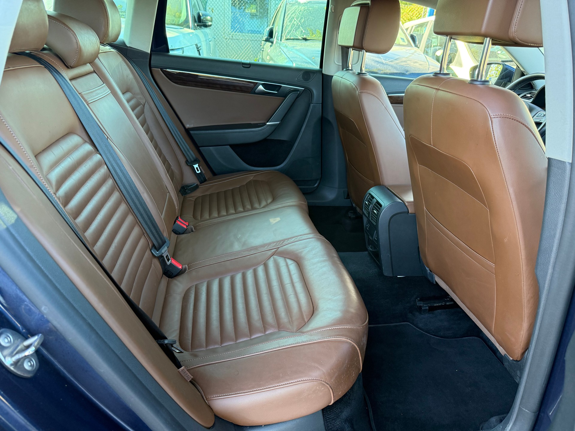 VW Passat Variant 2.0 TSI Highline-image-8