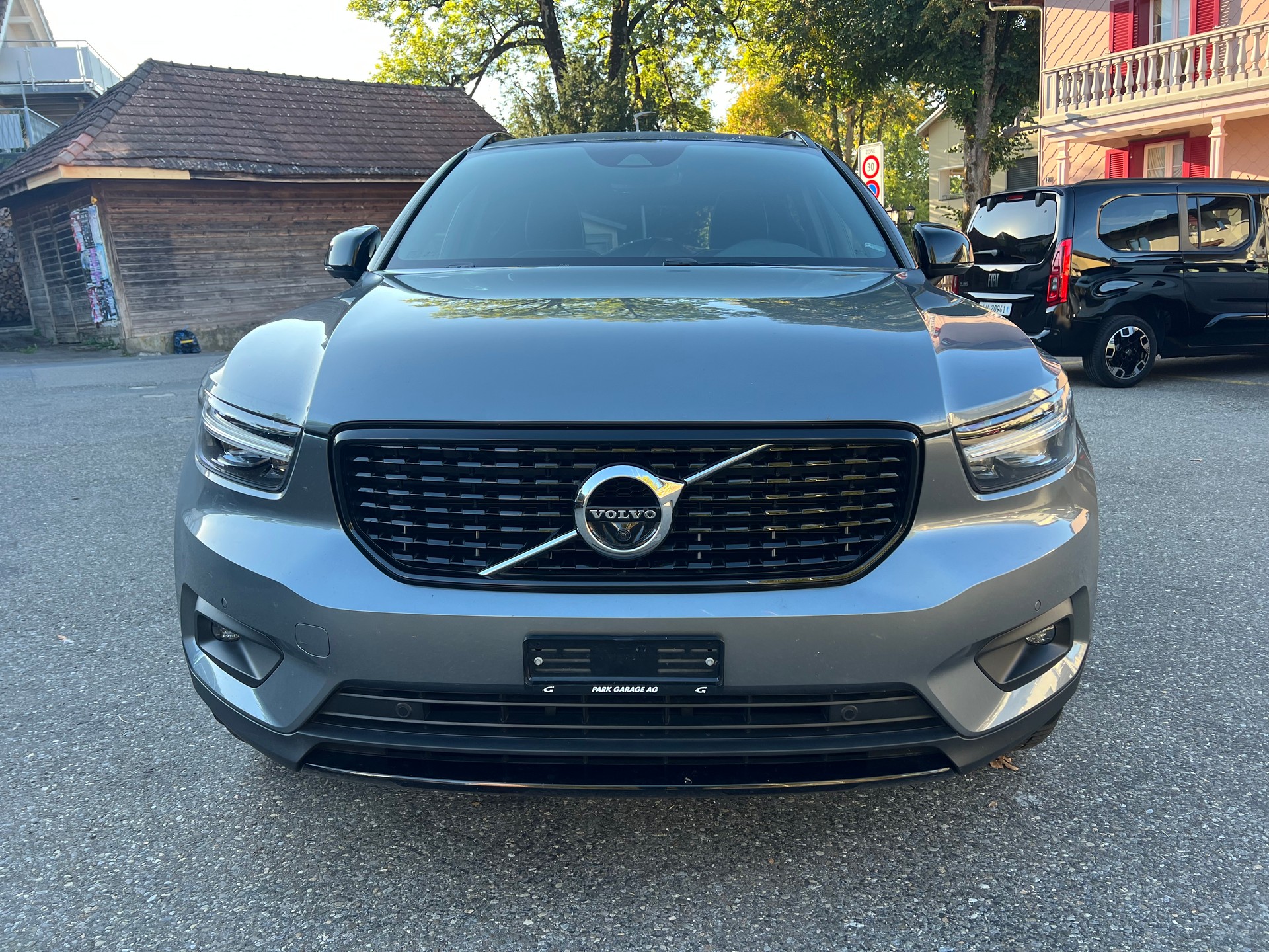 VOLVO XC40 T5 AWD R-Design Geartronic *248 PS*-image-1