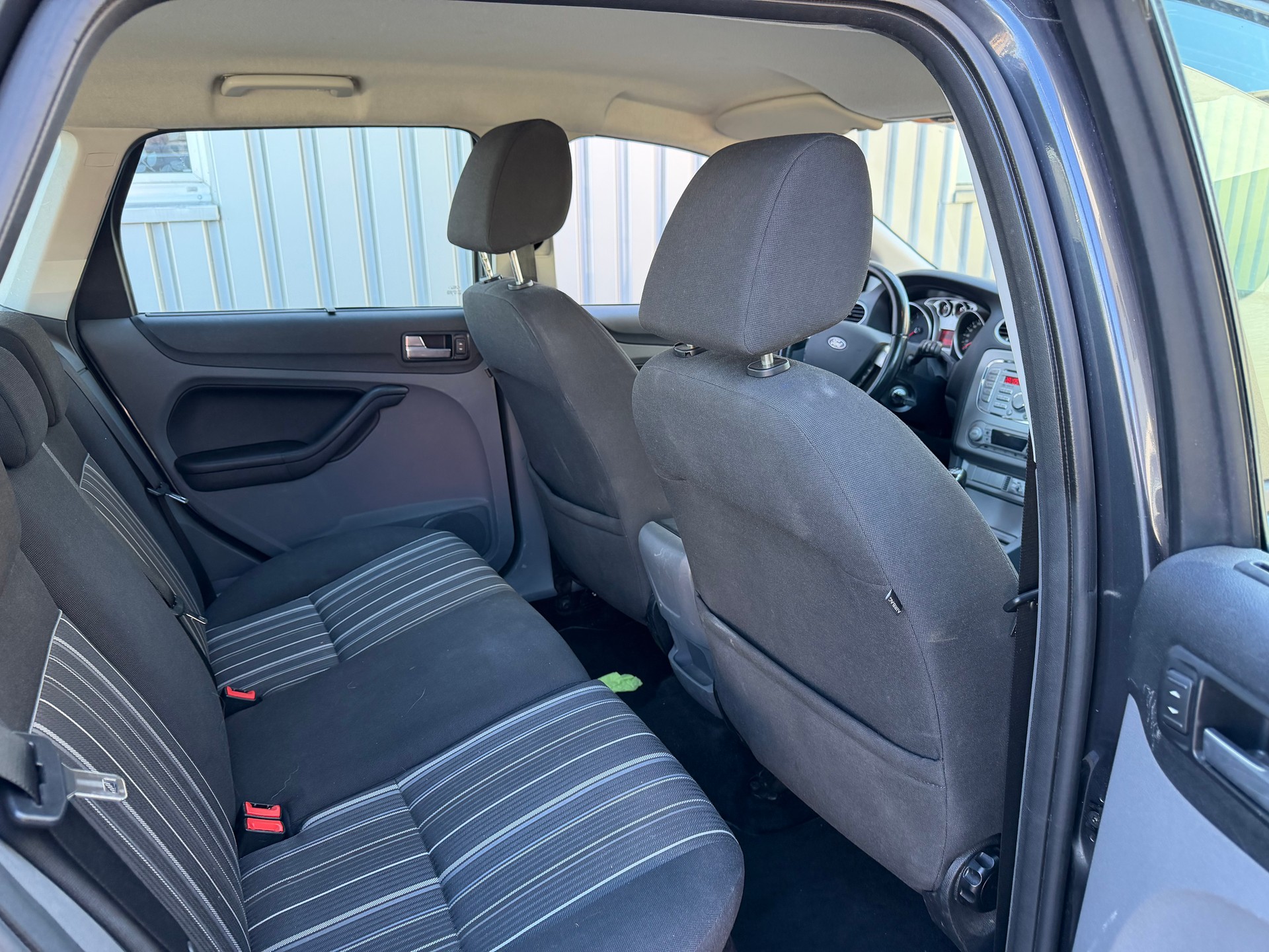 FORD Focus 1.6i VCT Carving-image-9