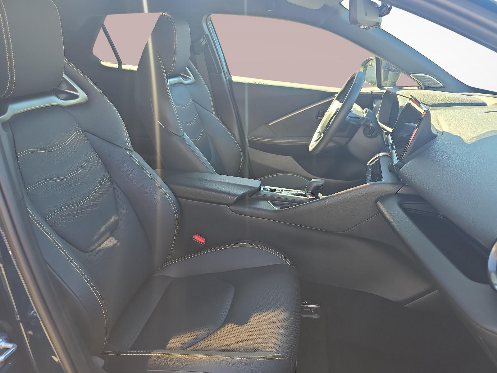 TOYOTA C-HR 2.0 PHEV Style Premiere-image-10