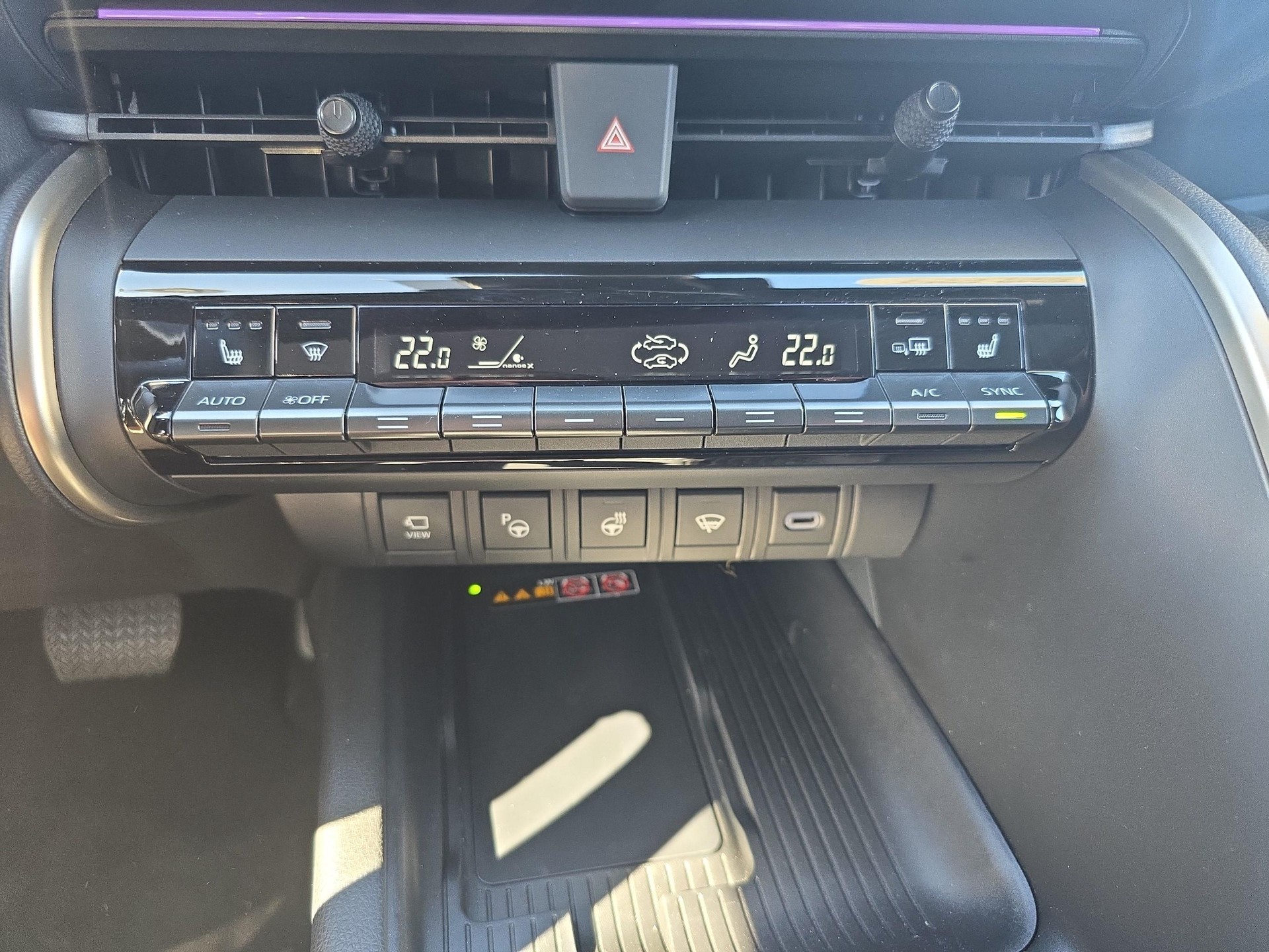 TOYOTA C-HR 2.0 PHEV Style Premiere-image-15