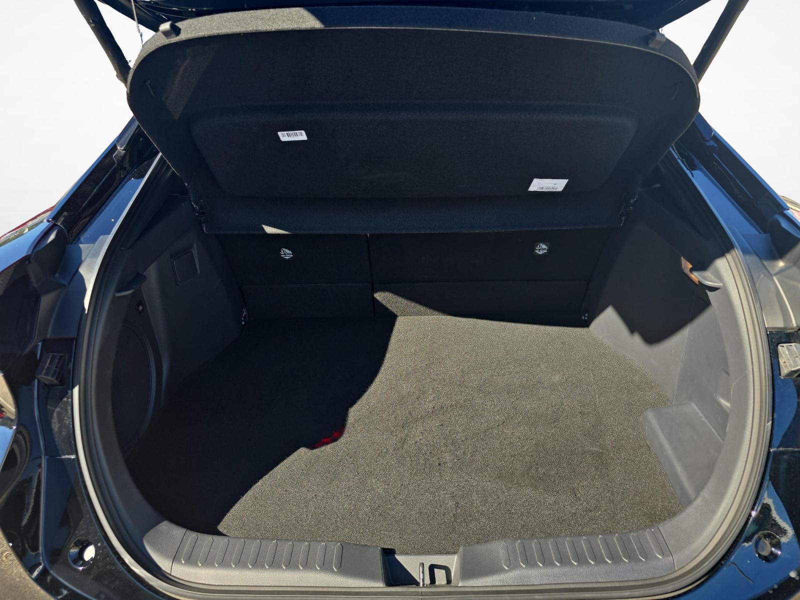 TOYOTA C-HR 2.0 PHEV Style Premiere-image-12