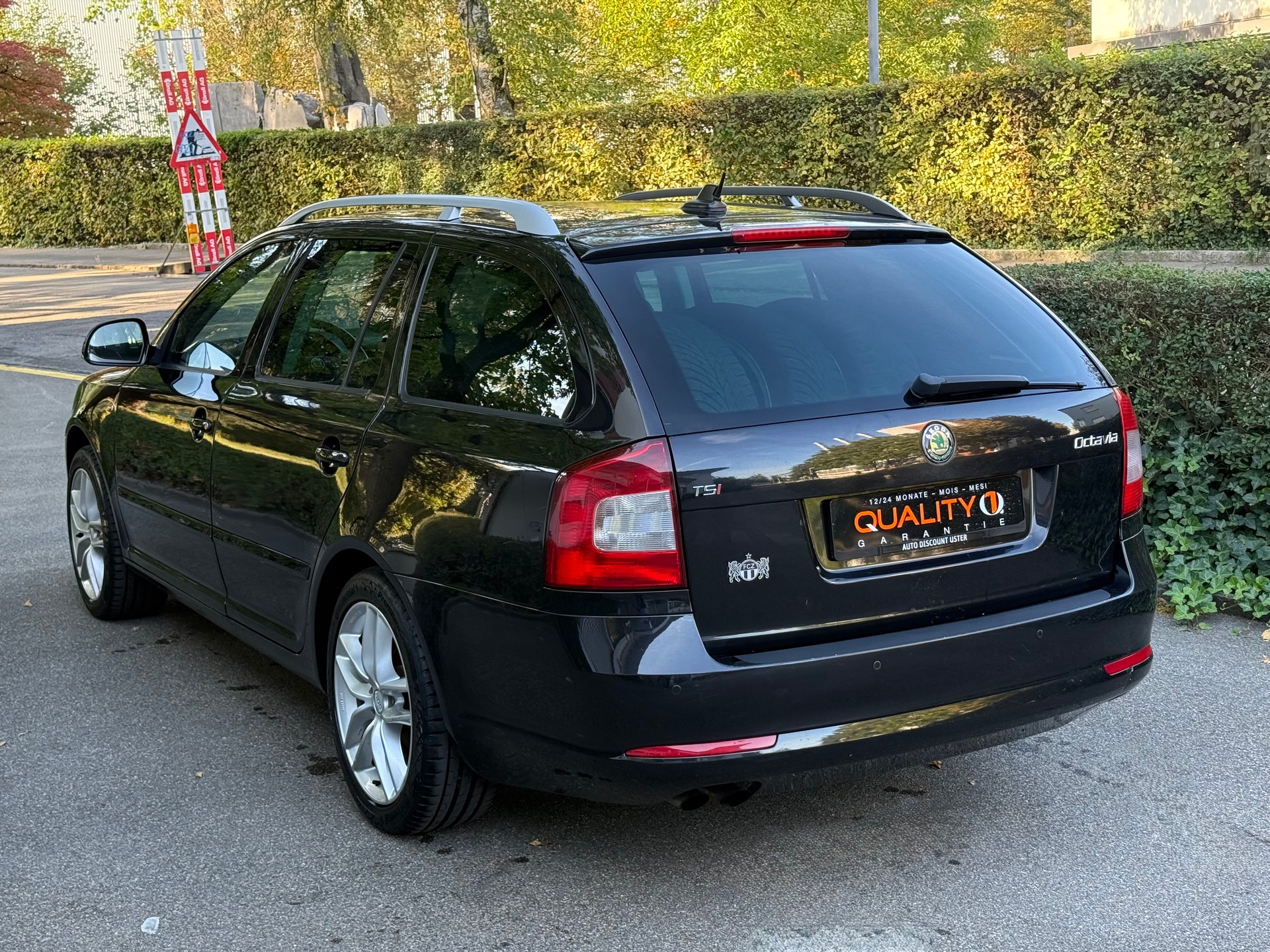 SKODA Octavia Combi 1.8 TSI Laurin & Klement DSG-image-4