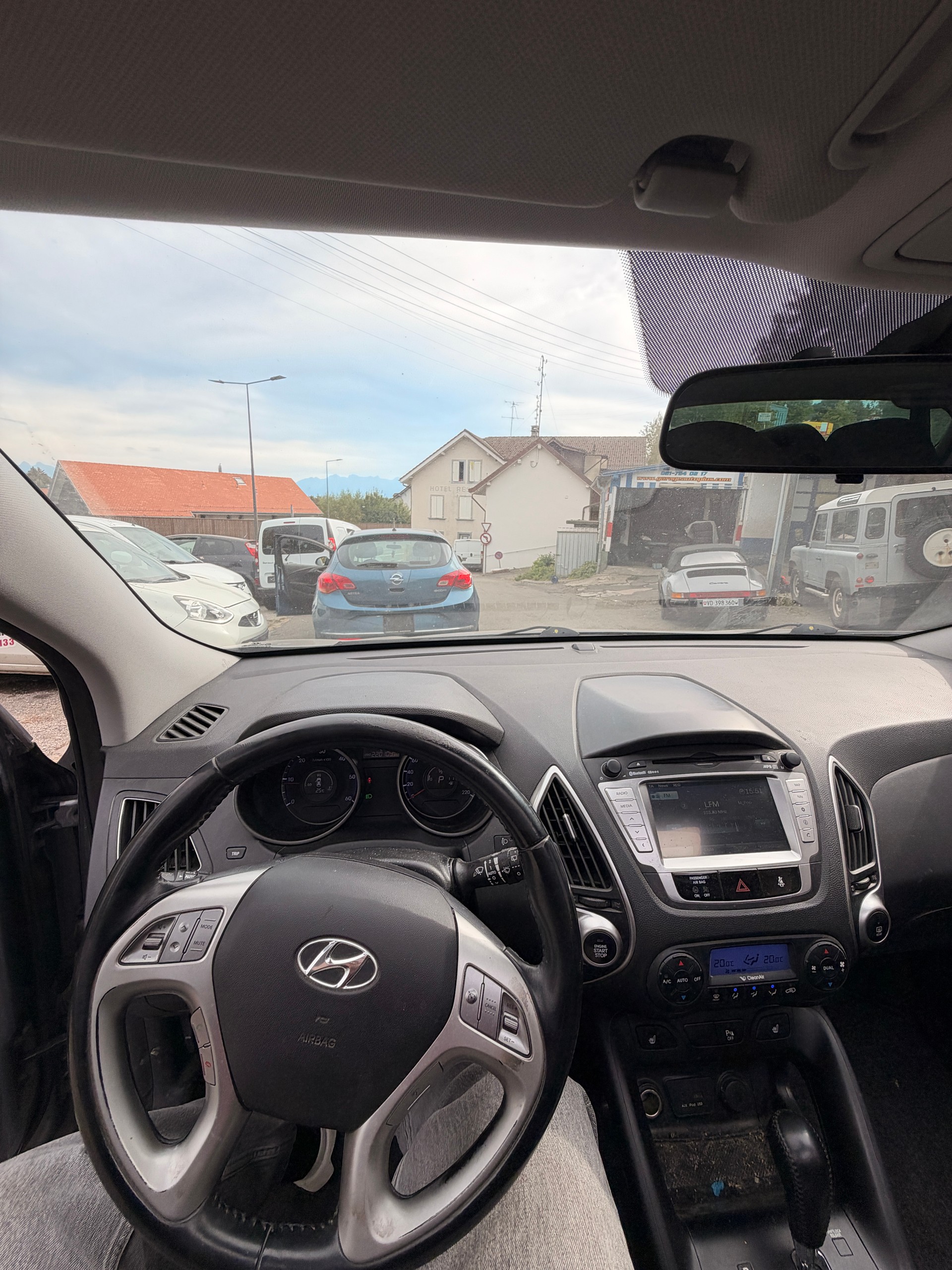 HYUNDAI iX 35 2.0 CRDi Style 4WD Automatic-image-7