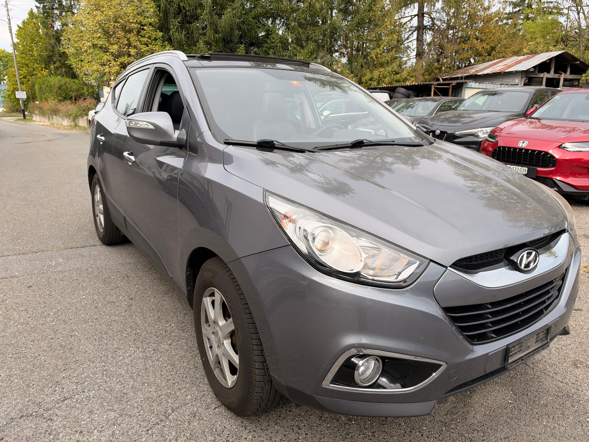 HYUNDAI iX 35 2.0 CRDi Style 4WD Automatic-image-1