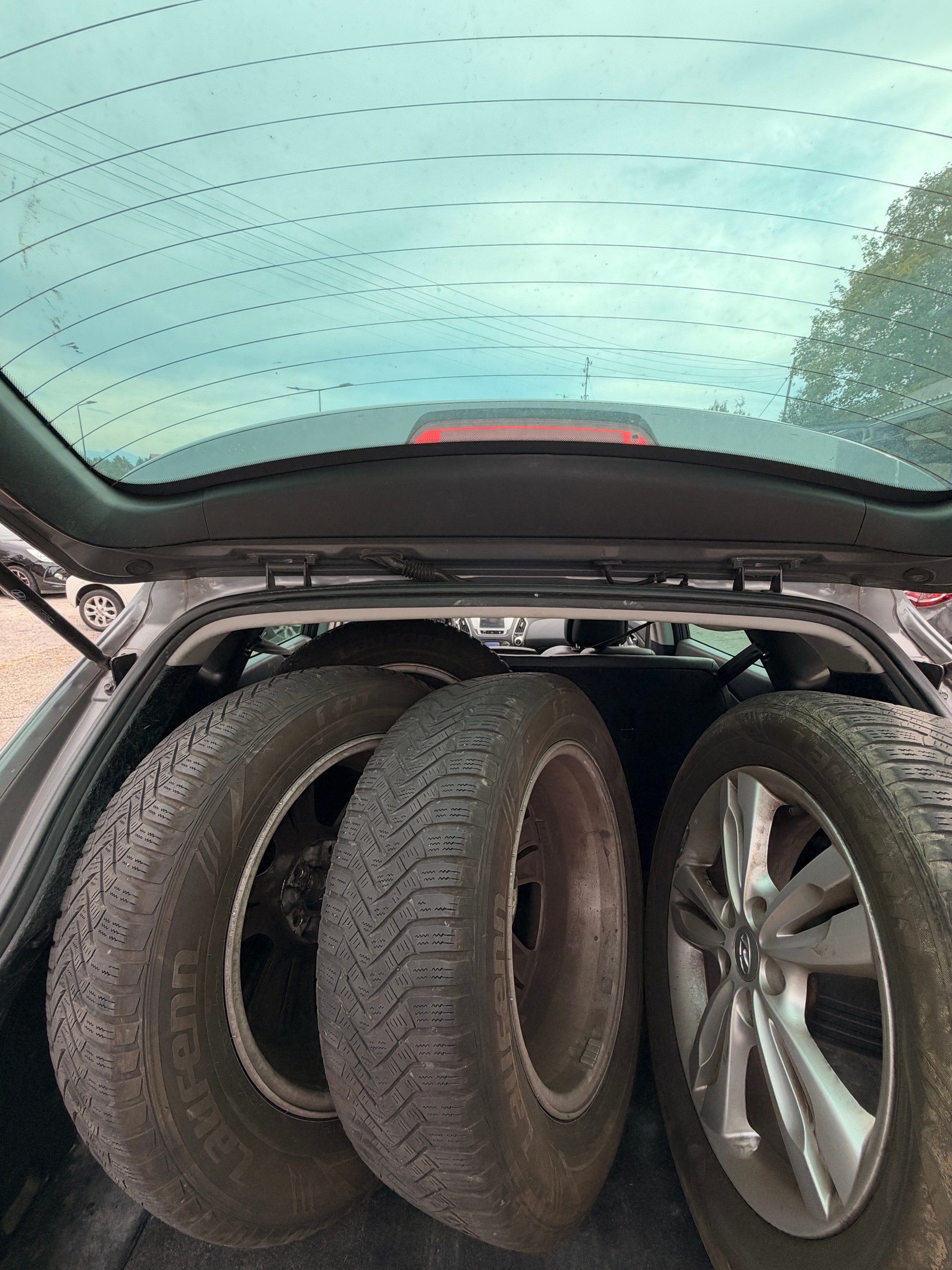 HYUNDAI iX 35 2.0 CRDi Style 4WD Automatic-image-4