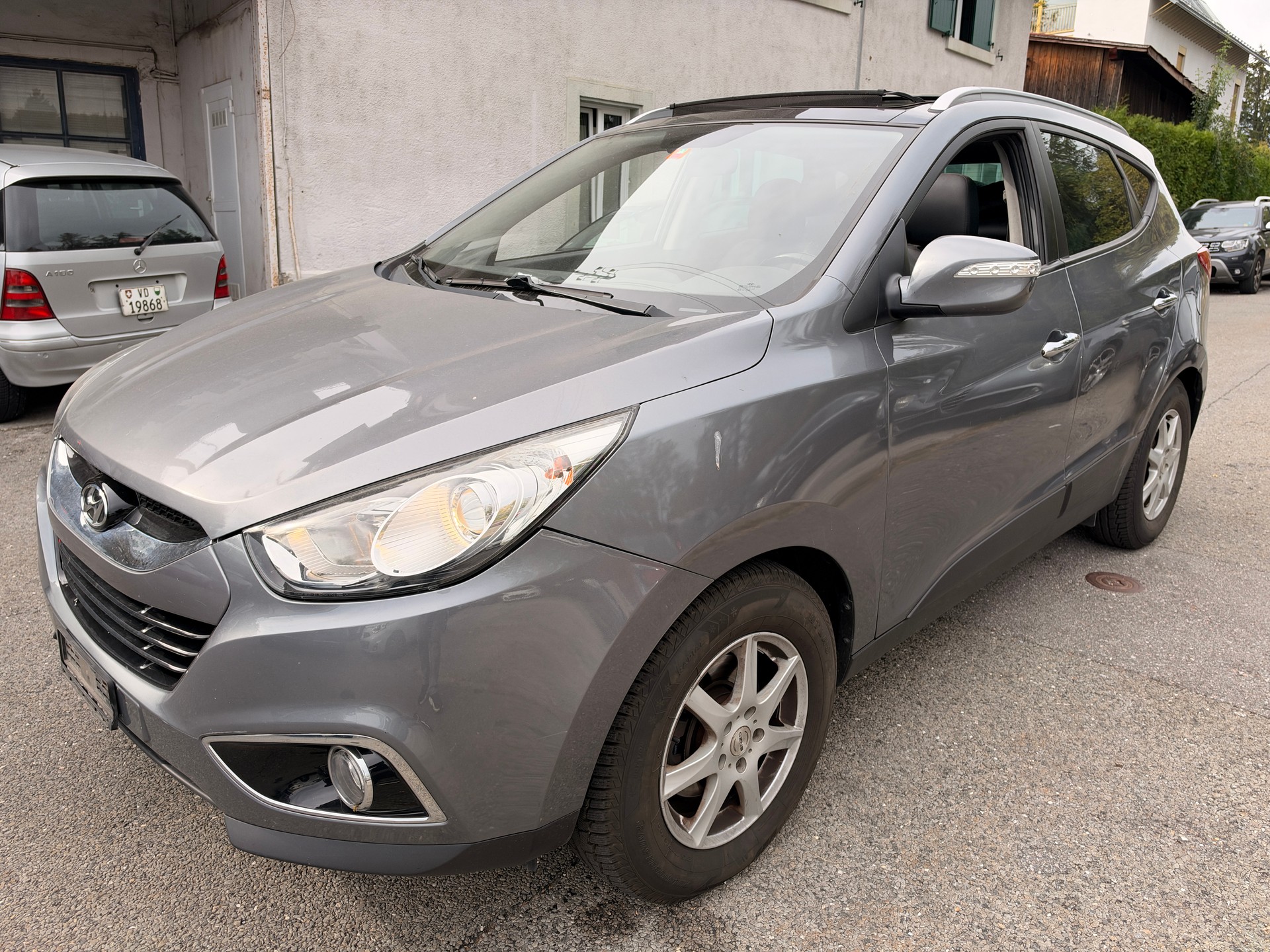 HYUNDAI iX 35 2.0 CRDi Style 4WD Automatic-image-0