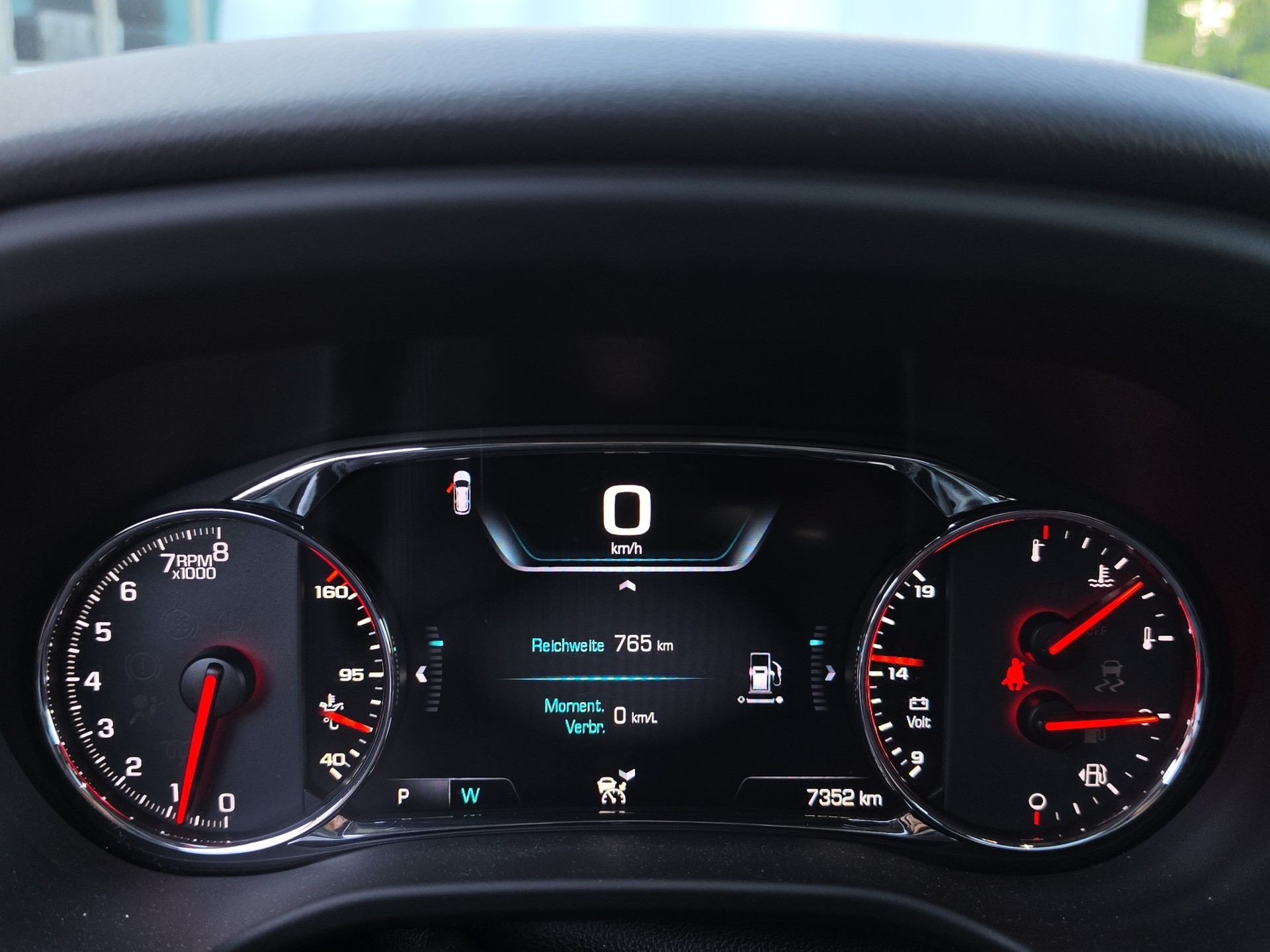 GMC Denali AWD 3.6L 6-Seater-image-12