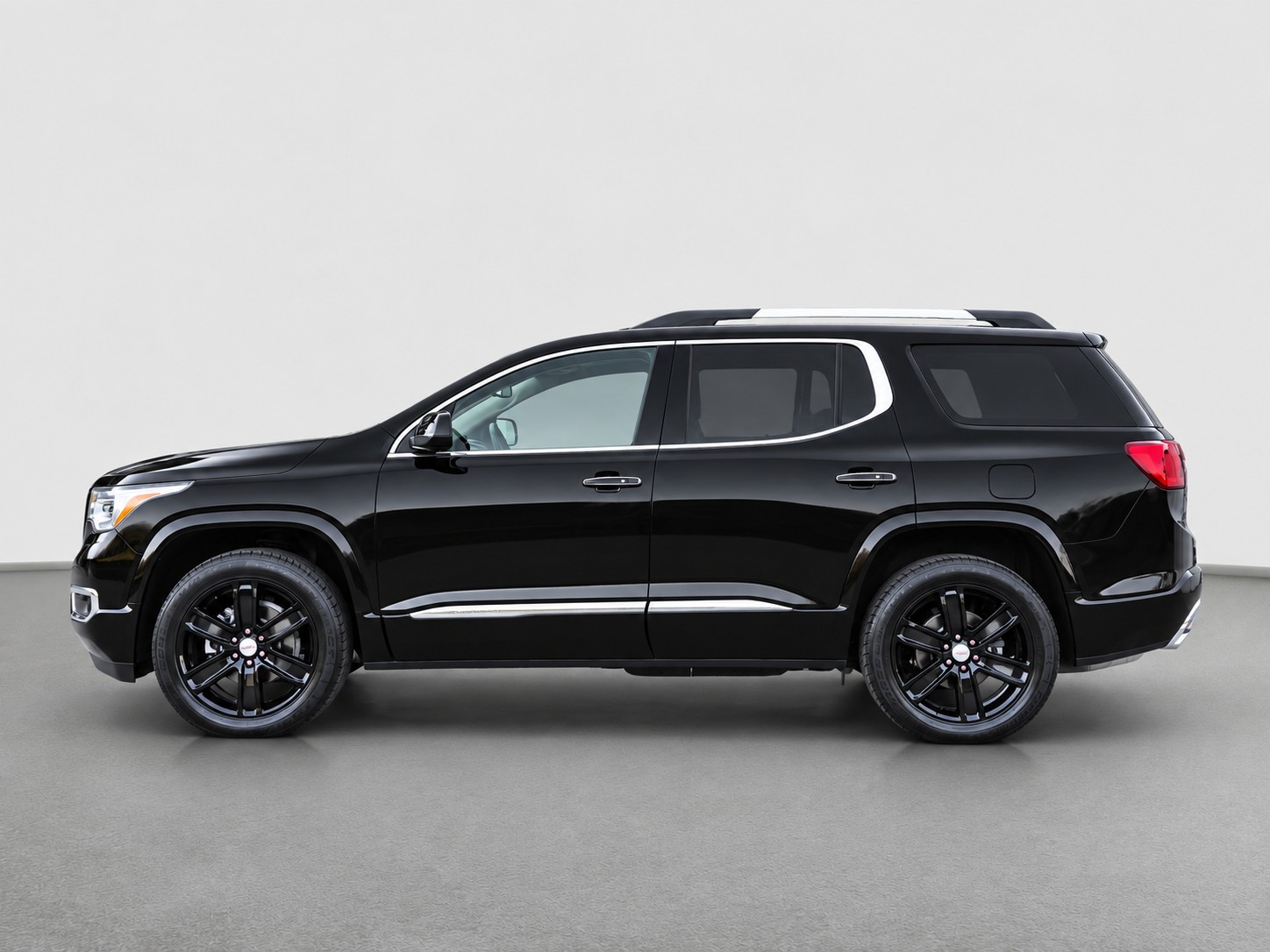 GMC Denali AWD 3.6L 6-Seater-showroom-element-1