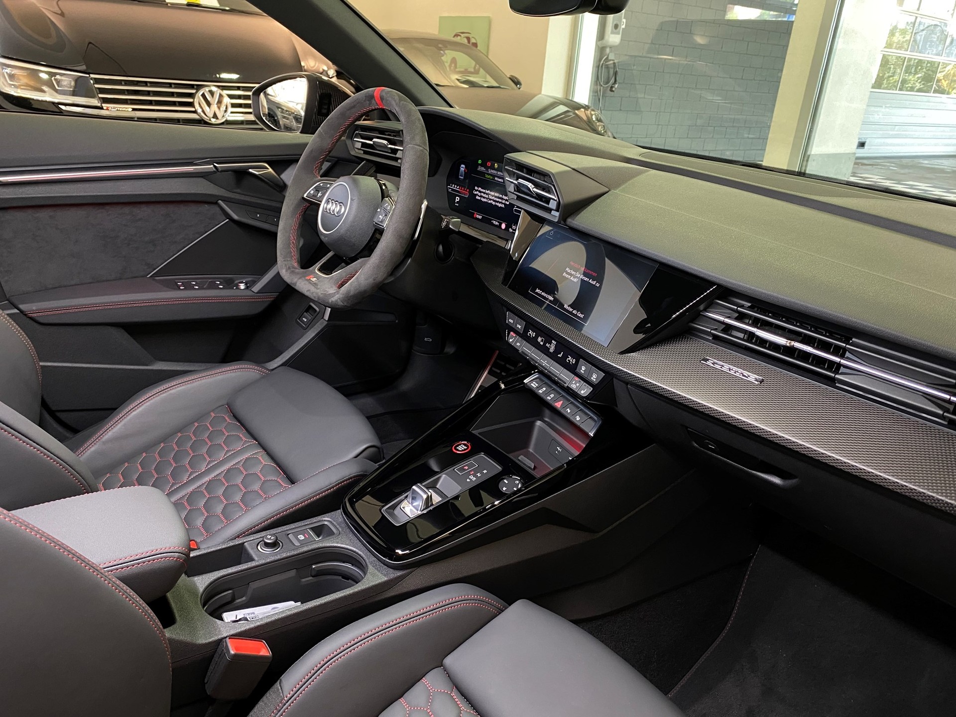 AUDI 2.5 TFSI quattro S-Tronic-image-2