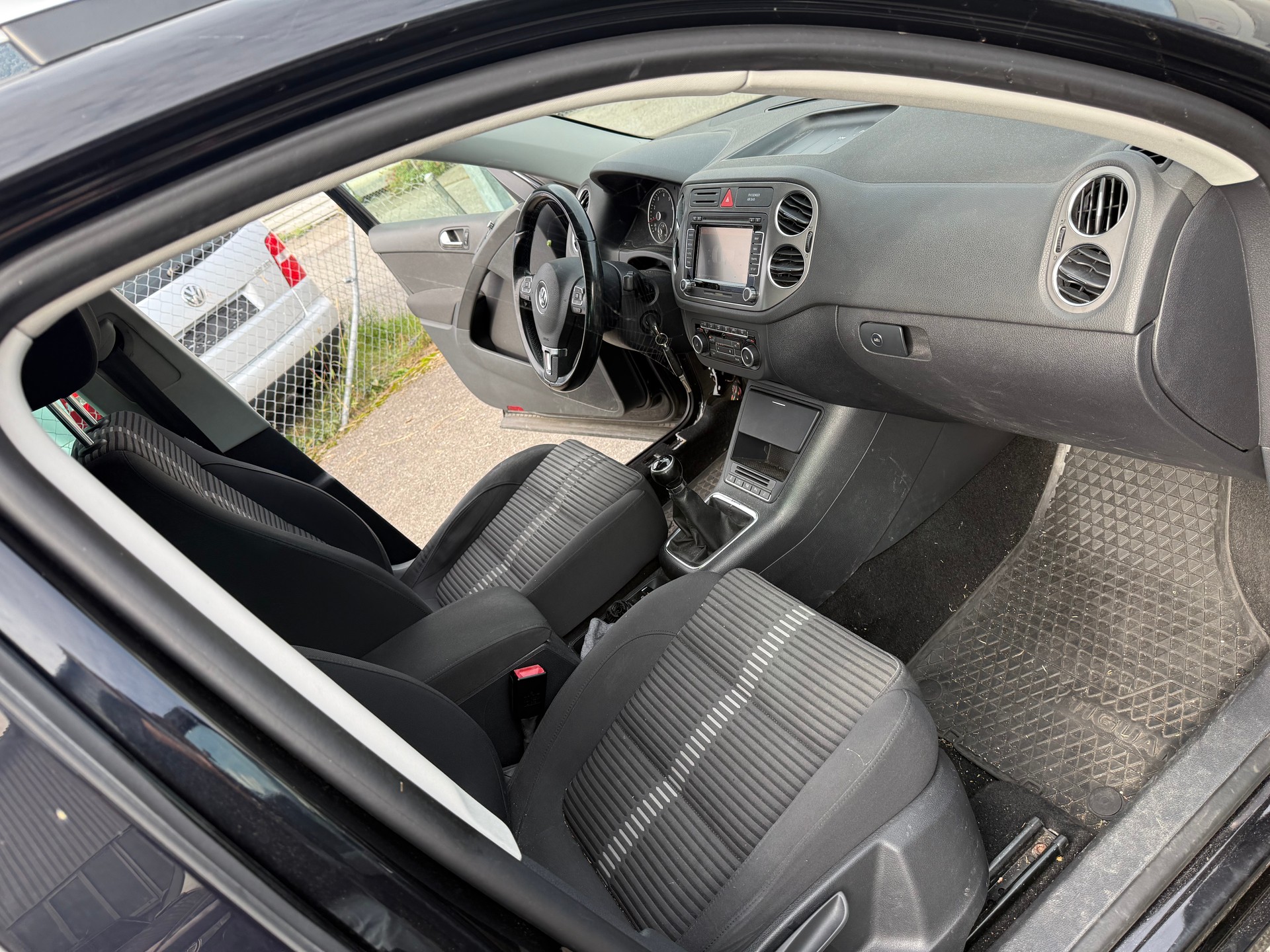 VW Tiguan 1.4 TSI Sport&Style-image-8