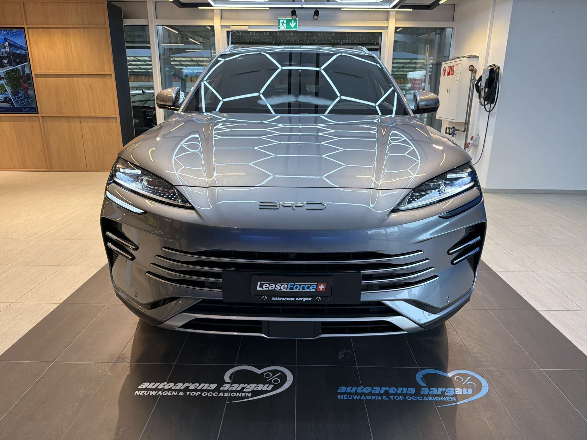 BYD Seal U DM-i Design AWD 324PS Automat-image-10
