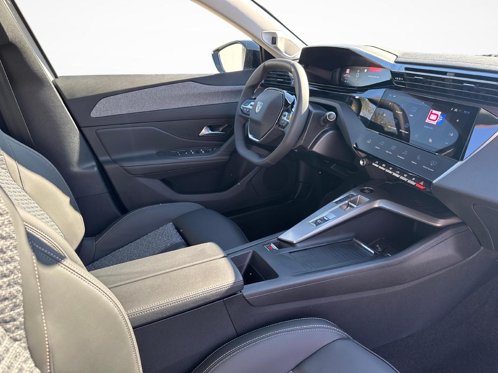 PEUGEOT 308 SW 1.2 Hybrid Allure-image-9