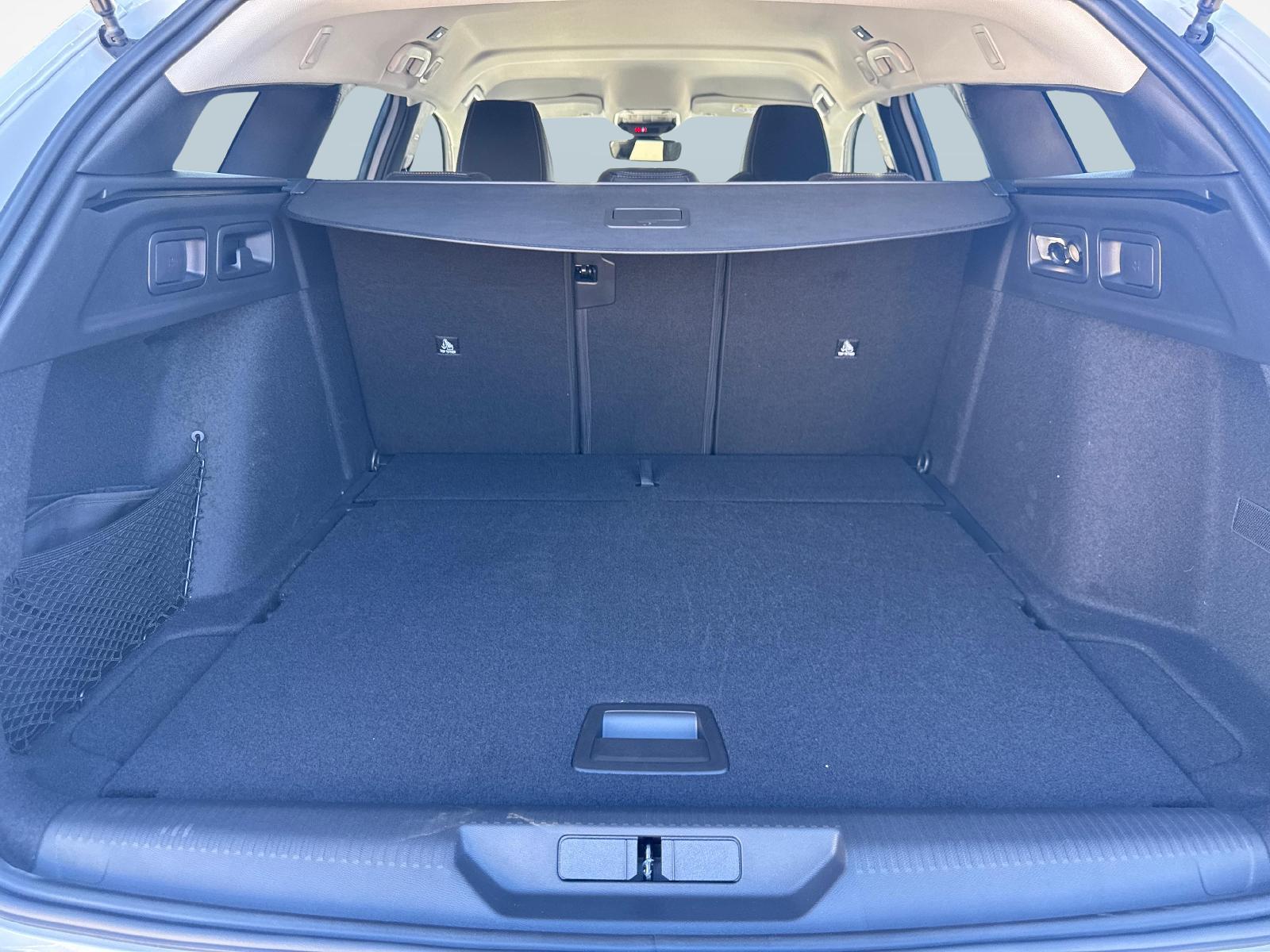 PEUGEOT 308 SW 1.2 Hybrid Allure-image-11