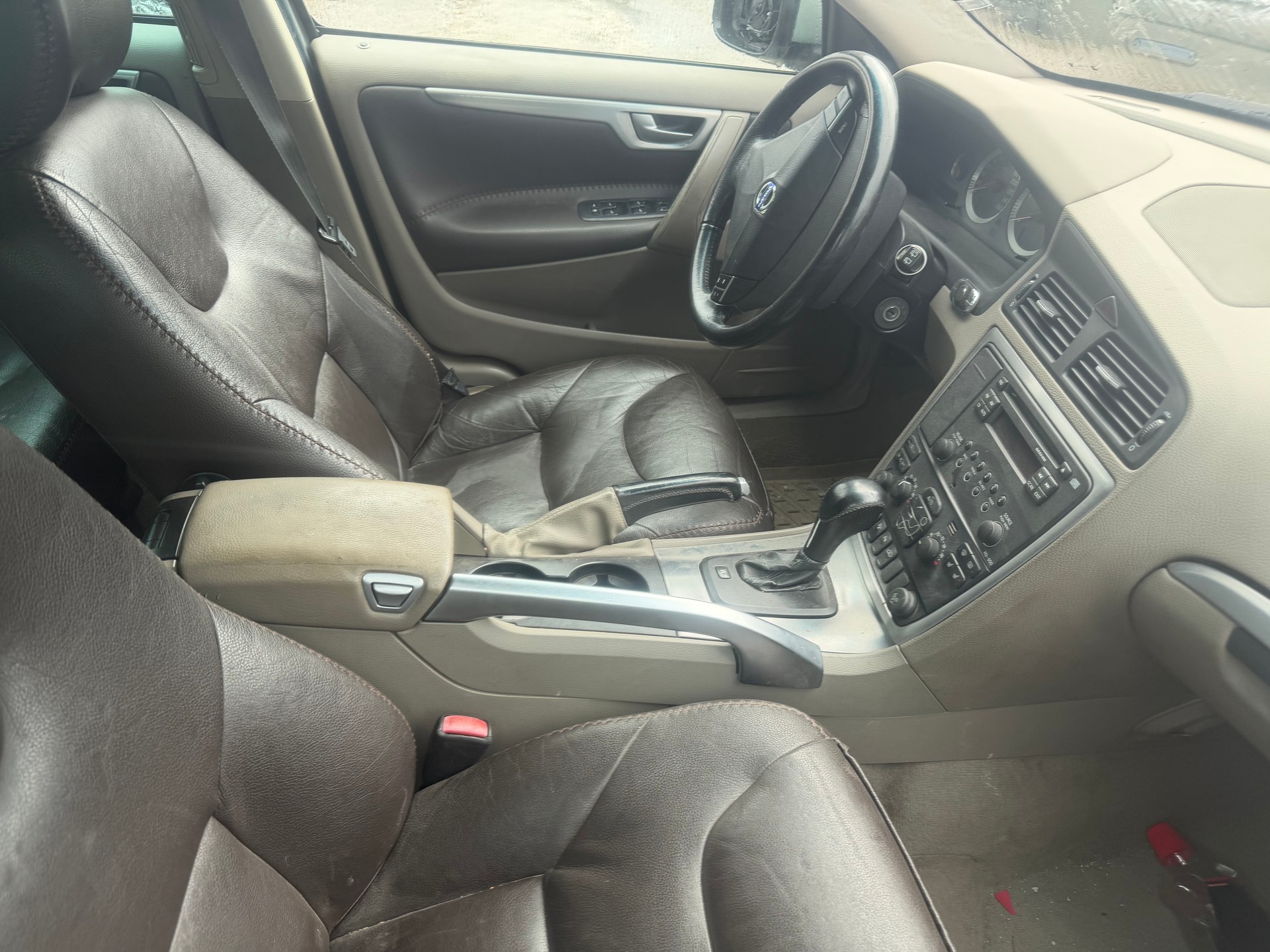 VOLVO XC70 D5 AWD Cross Country-image-6