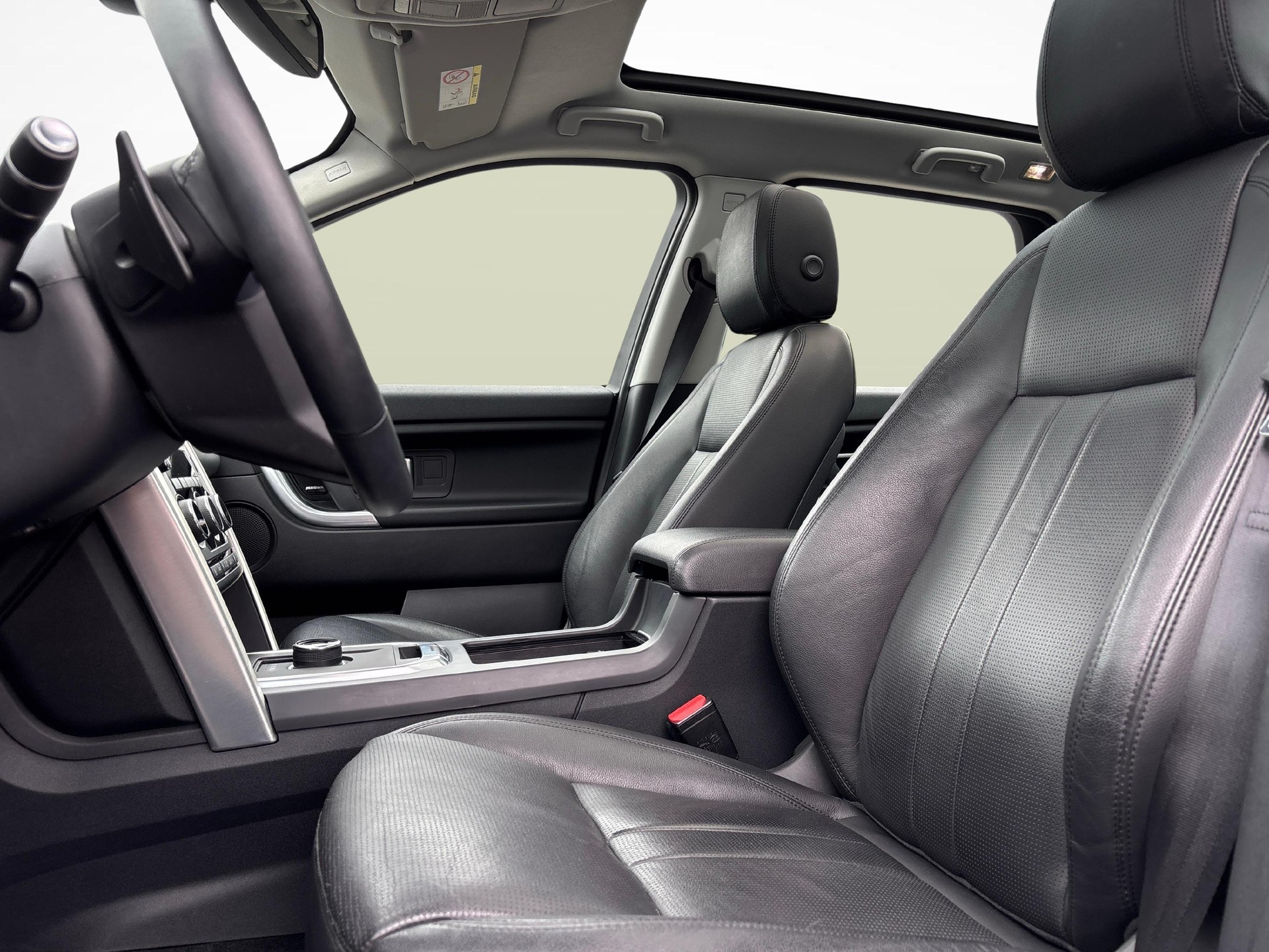 LAND ROVER Discovery Sport 2.0 TD4 SE-image-2