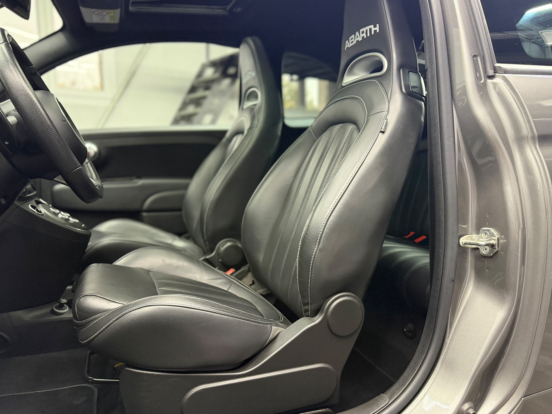 FIAT 595 1.4 16V Turbo Abarth Turismo Dualogic | CH-Auto | Panorama Dach | Leder | Bi-Xenon-image-13