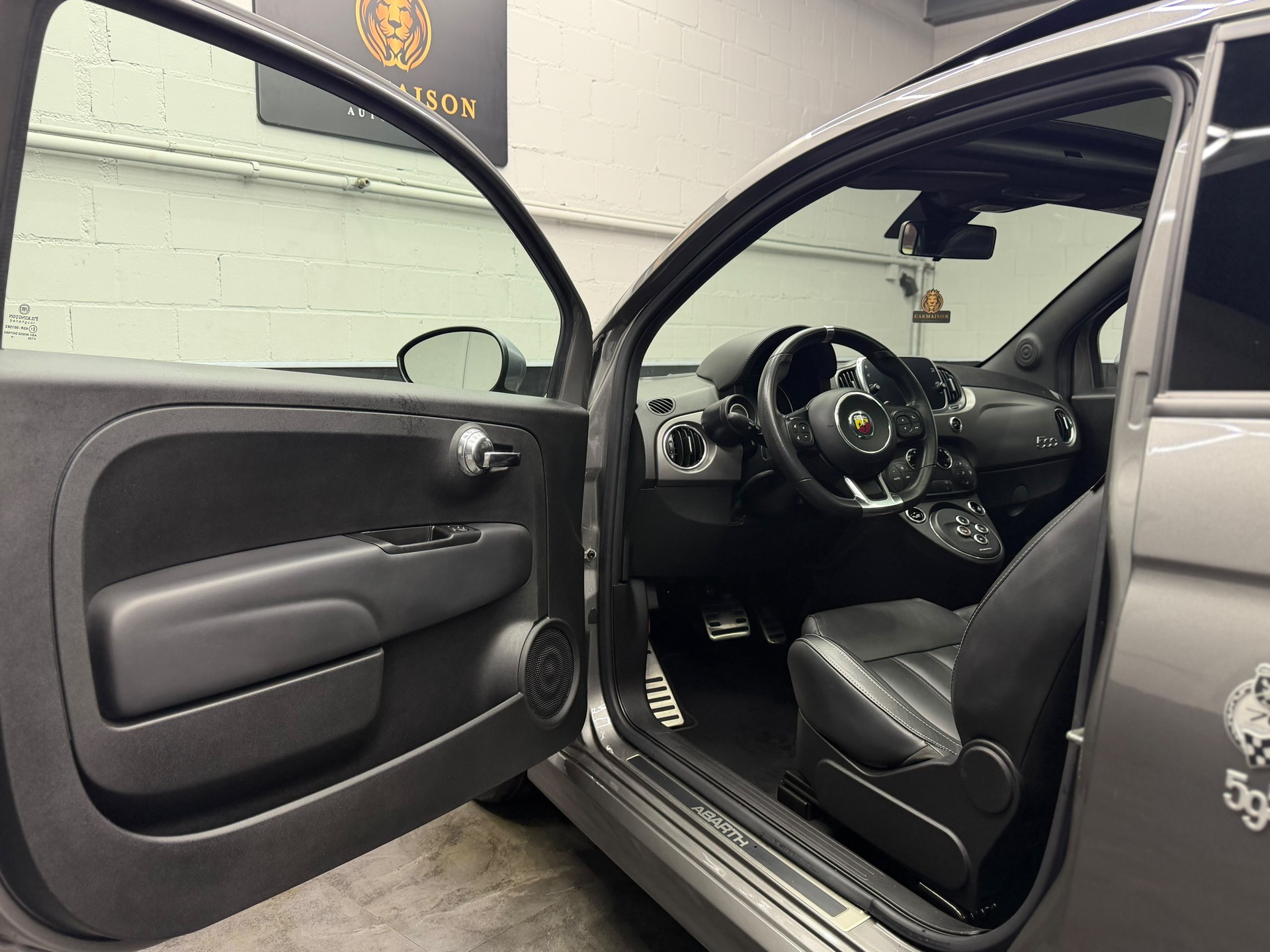 FIAT 595 1.4 16V Turbo Abarth Turismo Dualogic | CH-Auto | Panorama Dach | Leder | Bi-Xenon-image-11