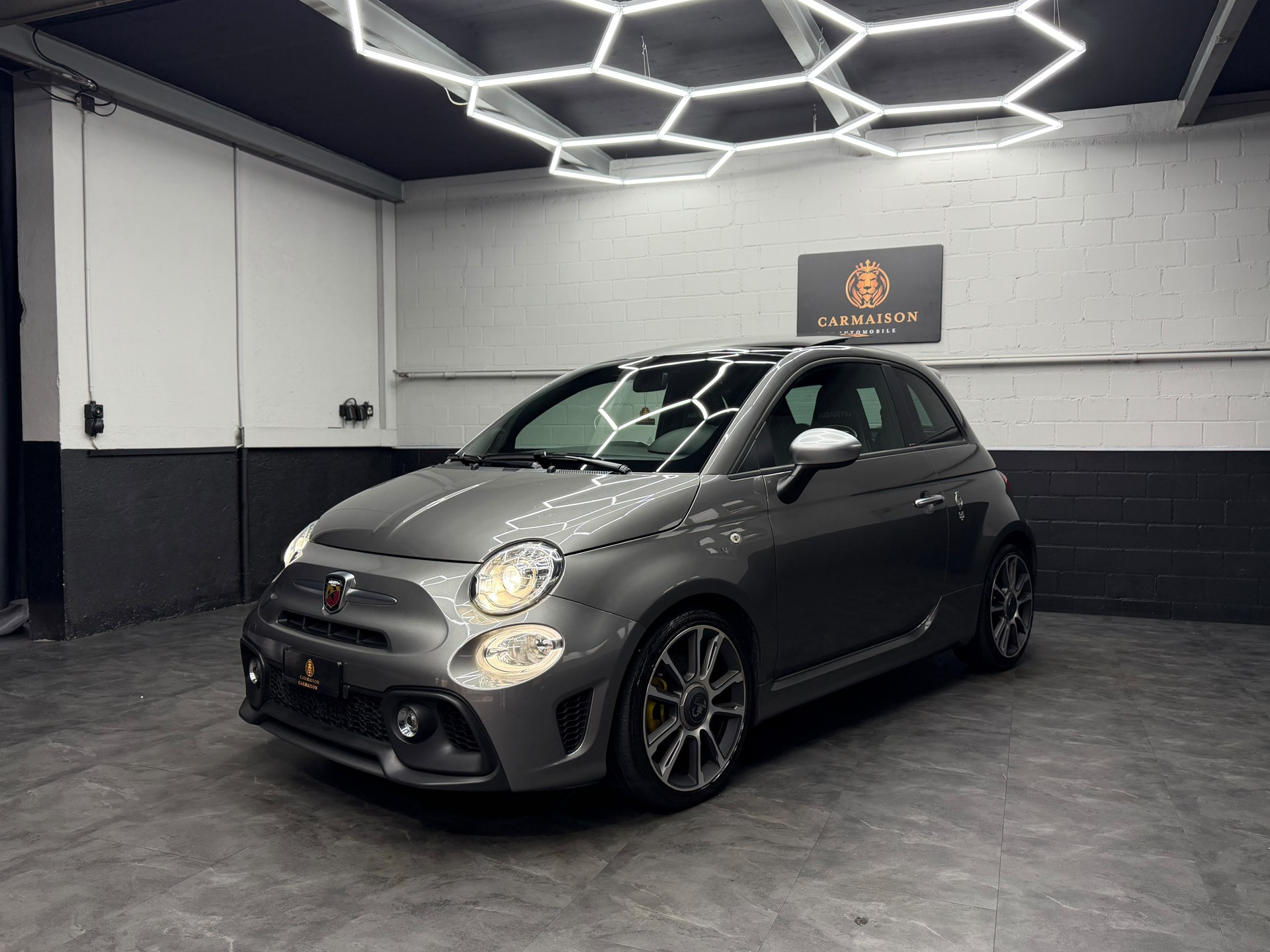 FIAT 595 1.4 16V Turbo Abarth Turismo Dualogic | CH-Auto | Panorama Dach | Leder | Bi-Xenon-image-1