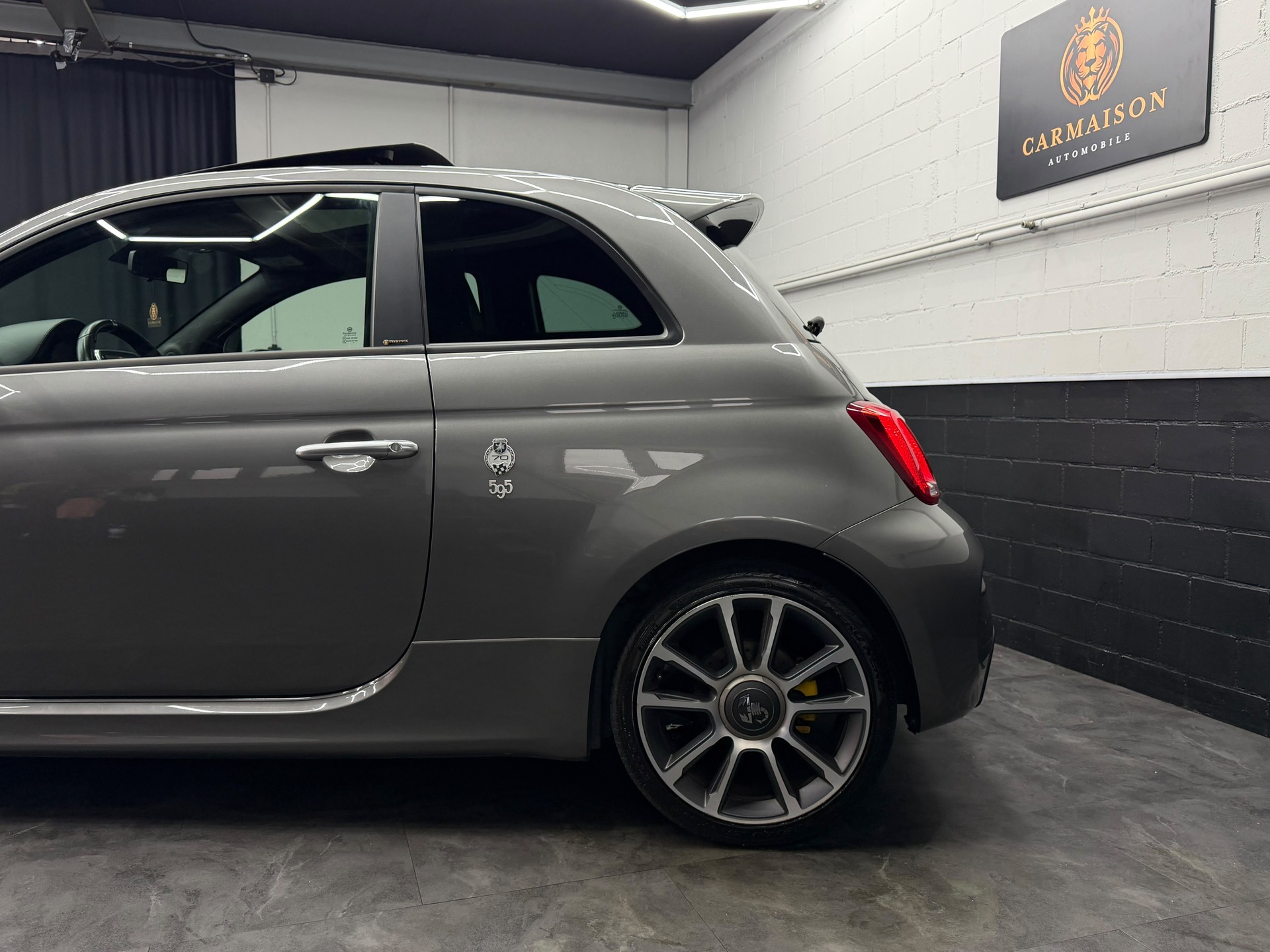FIAT 595 1.4 16V Turbo Abarth Turismo Dualogic | CH-Auto | Panorama Dach | Leder | Bi-Xenon-image-2