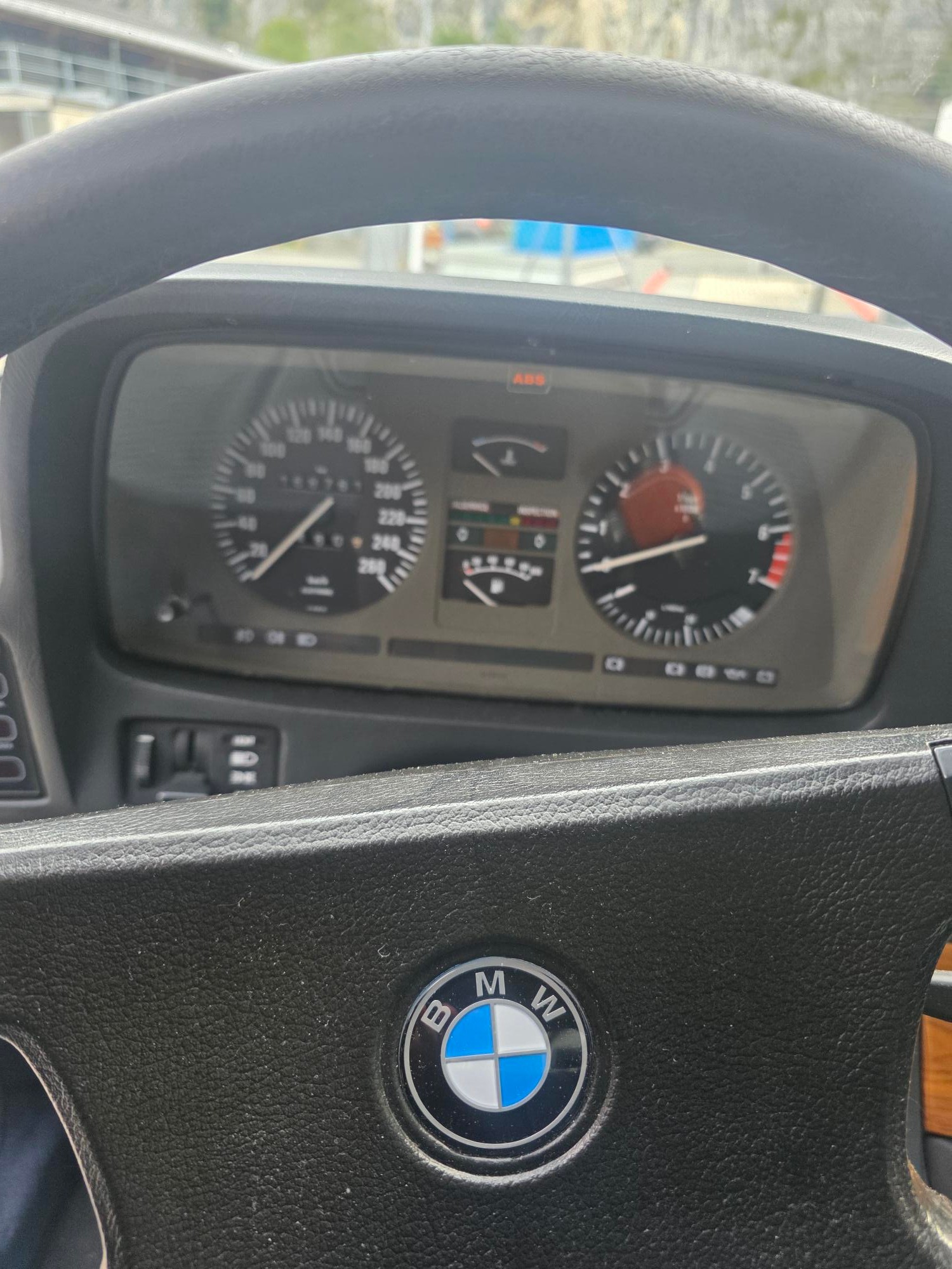 BMW 745i A-image-10